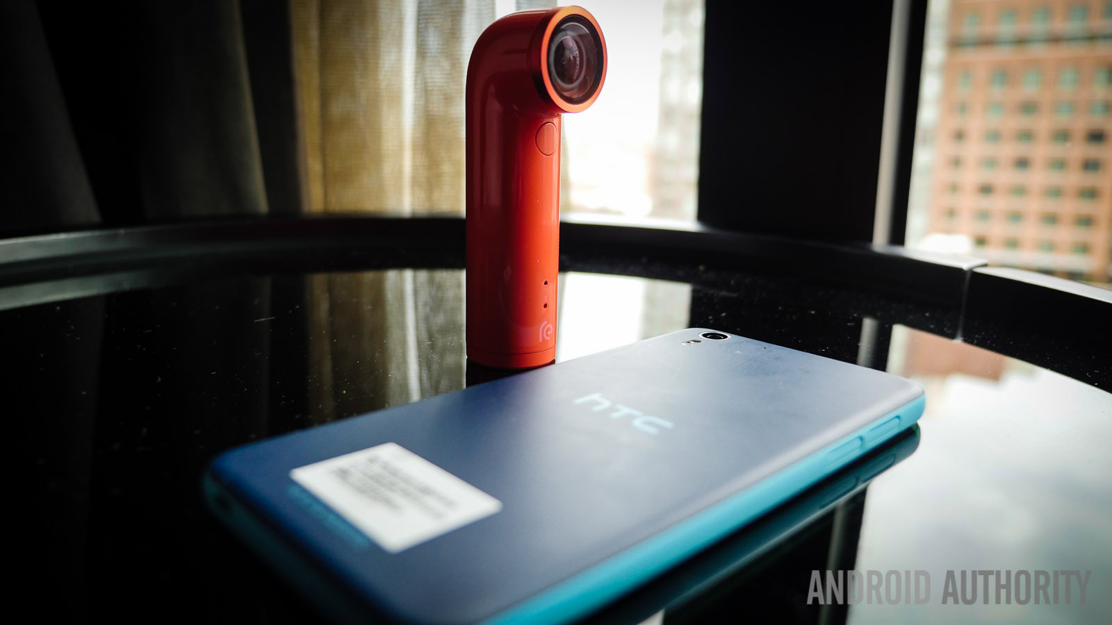 htc desire eye and re first look aa (18 of 34)
