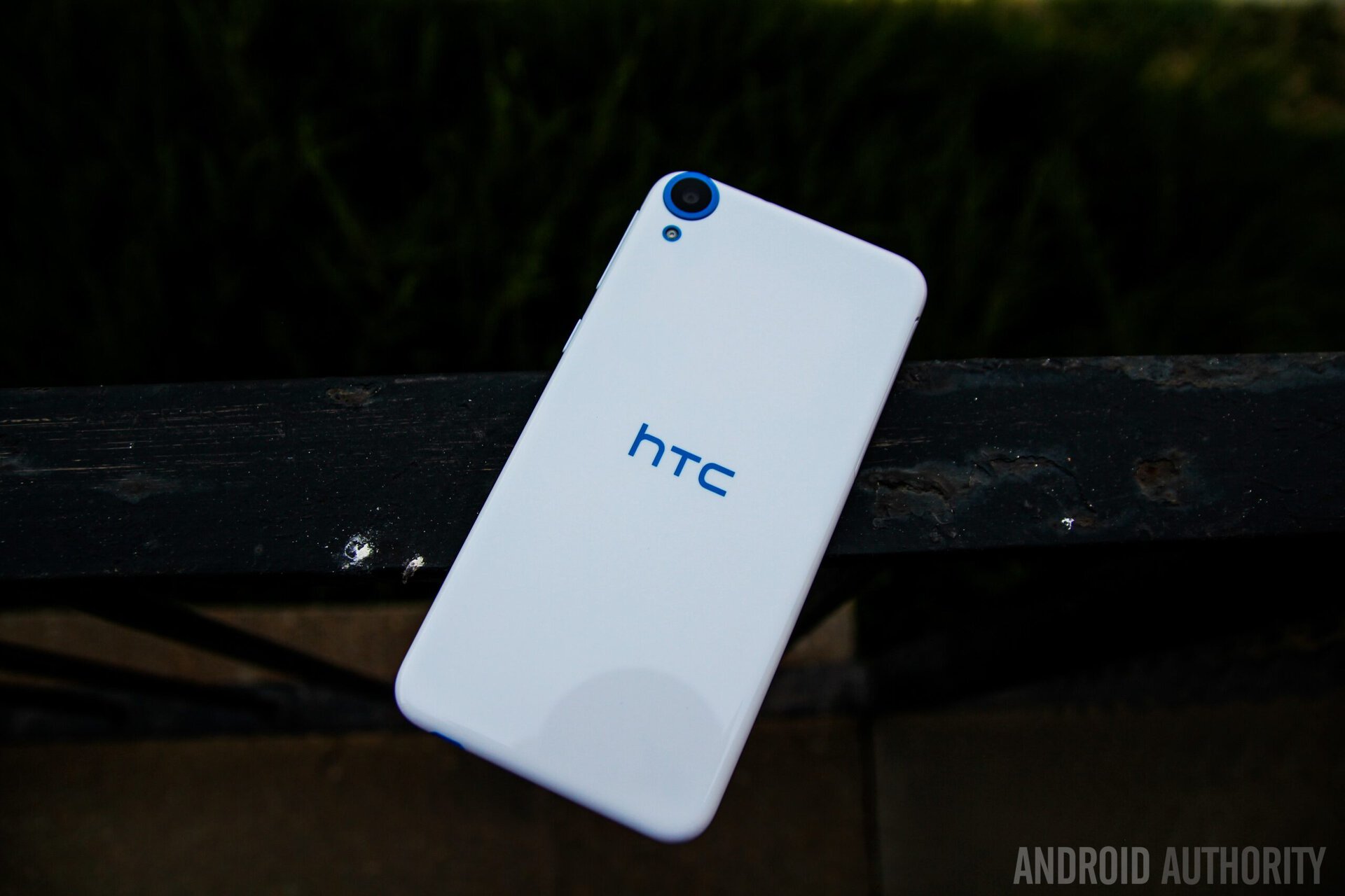 HTC Desire 820-5