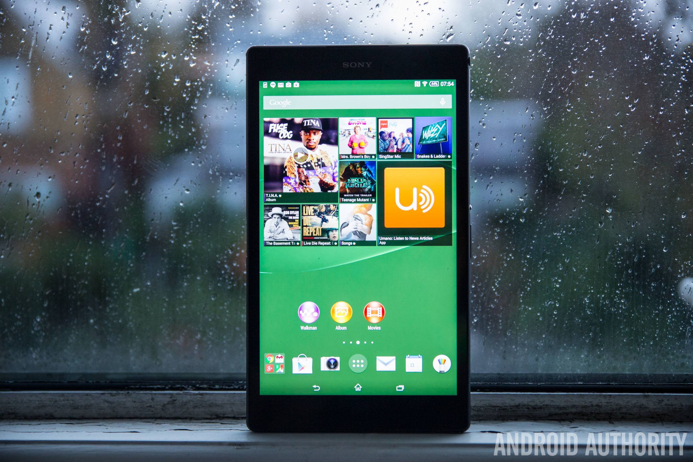 Sony Xperia Z3 Tablet Compact-11