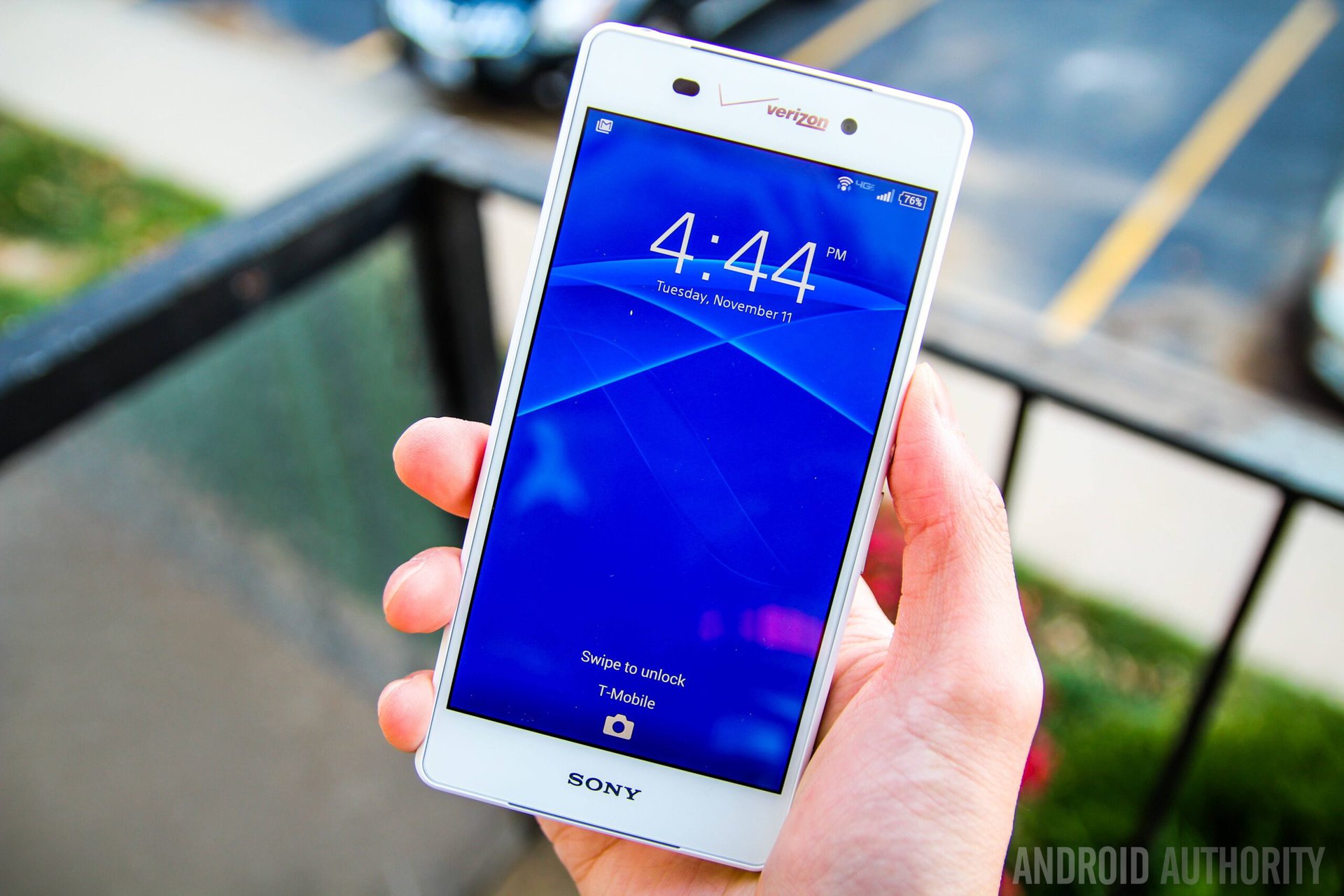 Sony Xperia Z3V-34