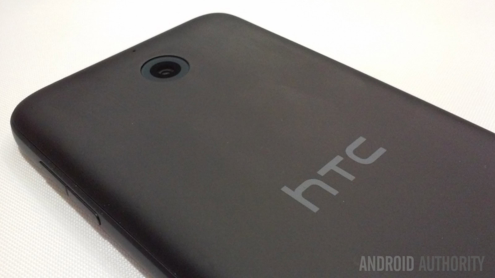 HTC Desire 510 back top angle