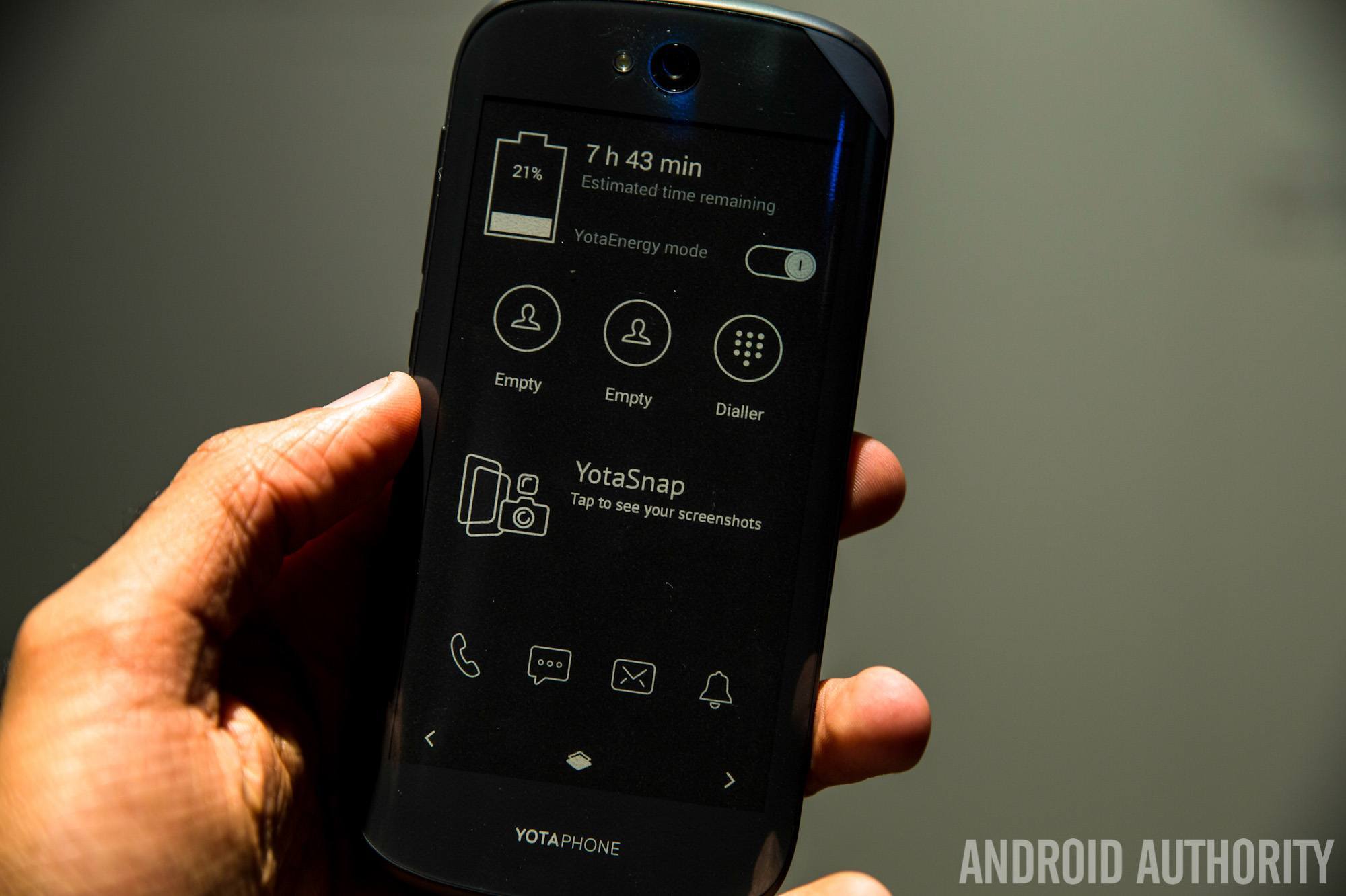 Yotaphone hands on-32