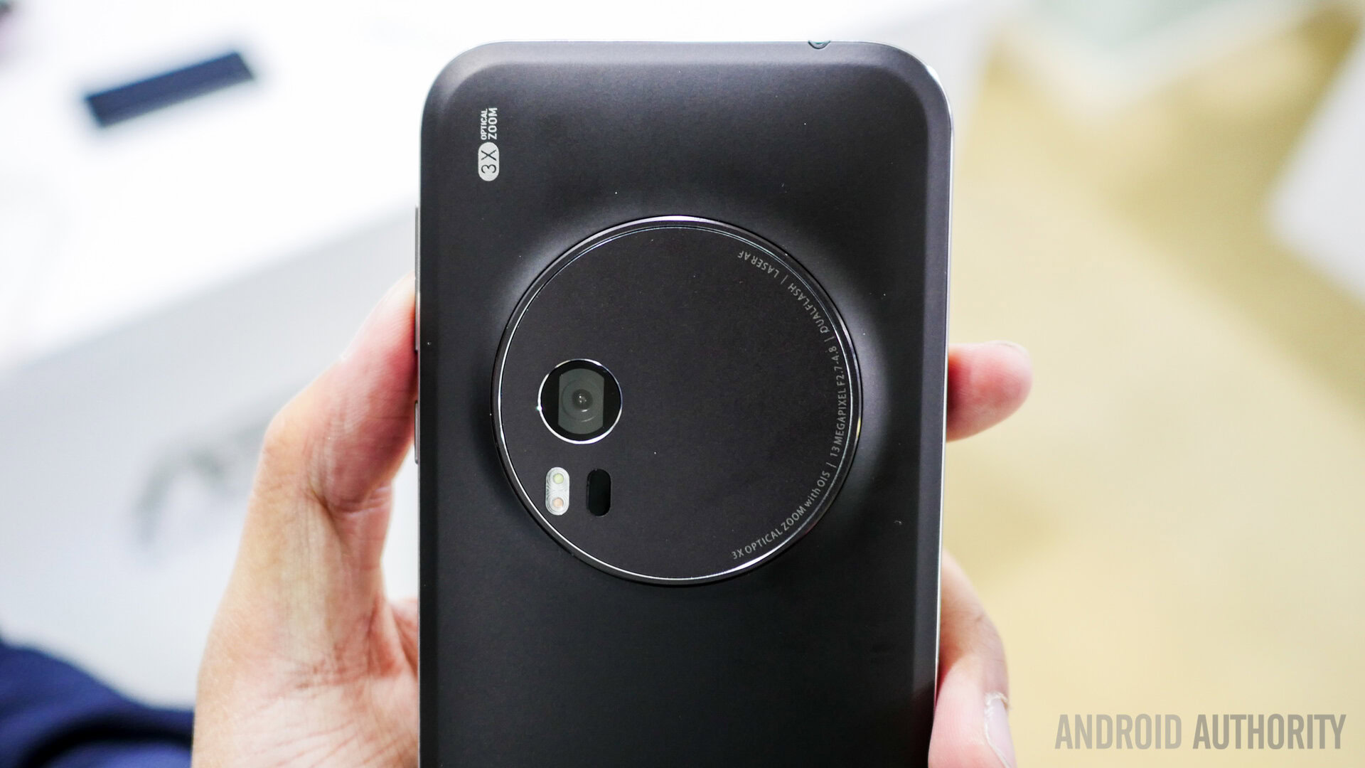 asus zenfone zoom first look aa (10 of 15)