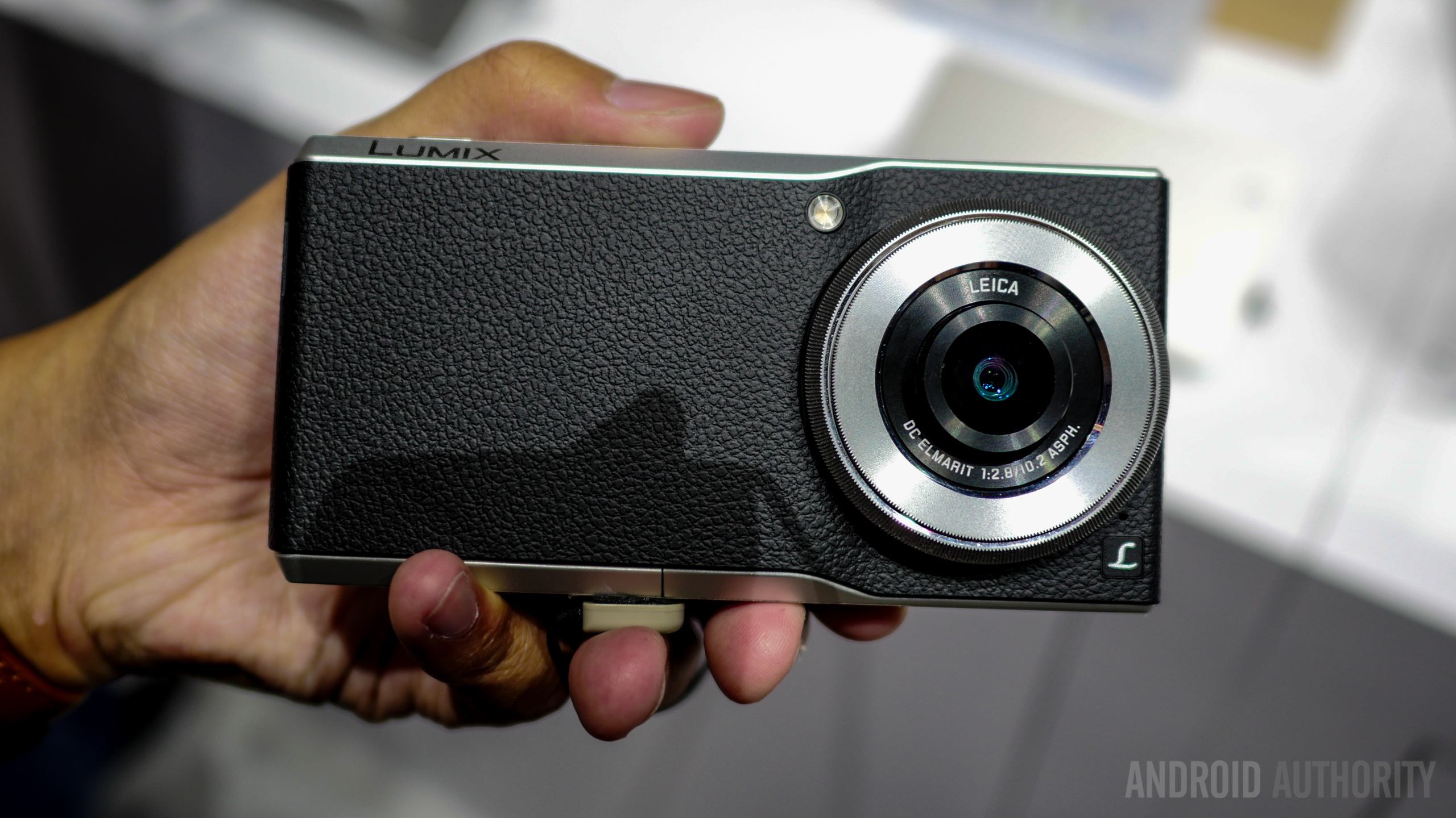 It's a phone. No, it's a camera: hands-on with Panasonic CM1