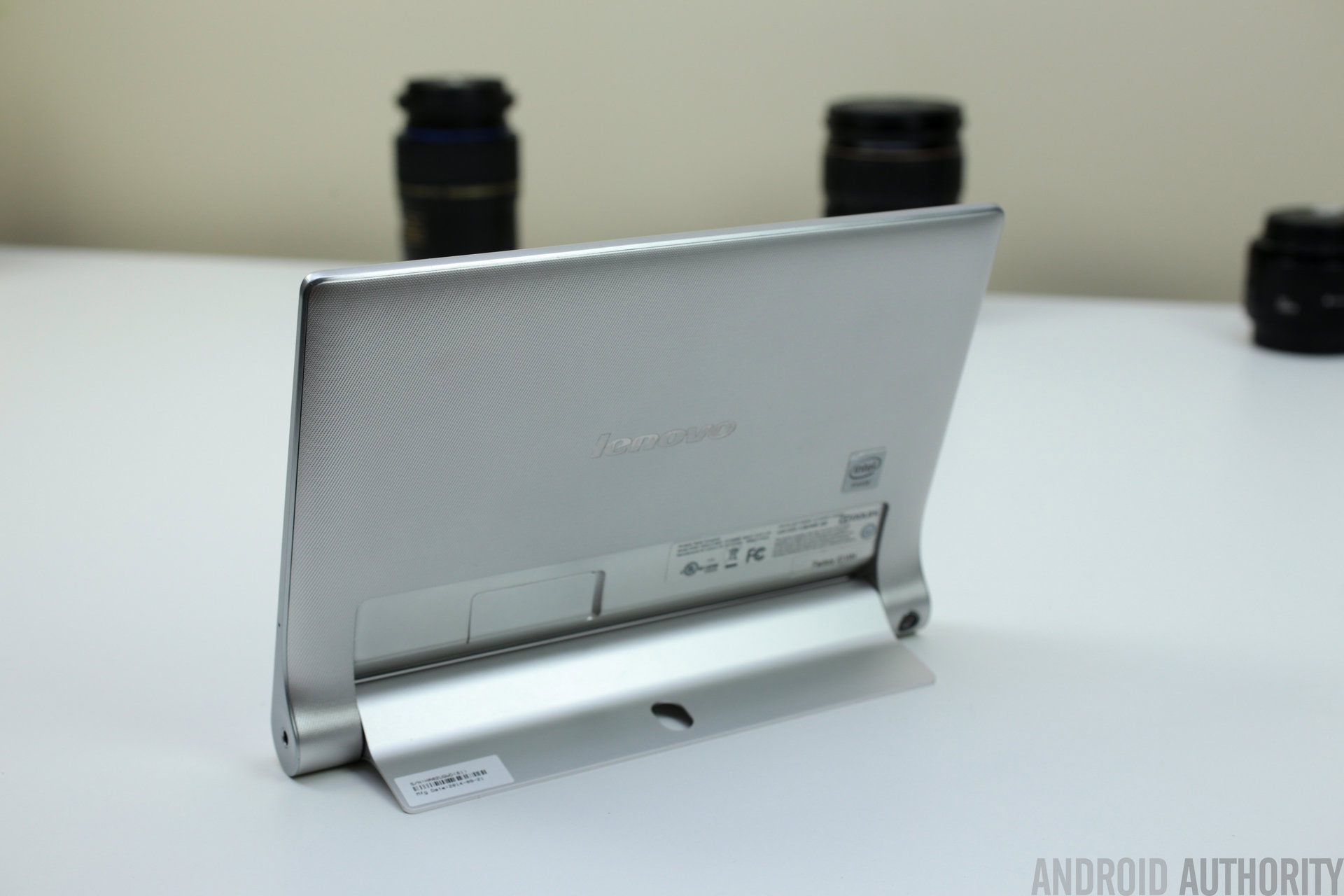 Lenovo Yoga Tablet 2 (Windows, 10-inch) review: An awkward