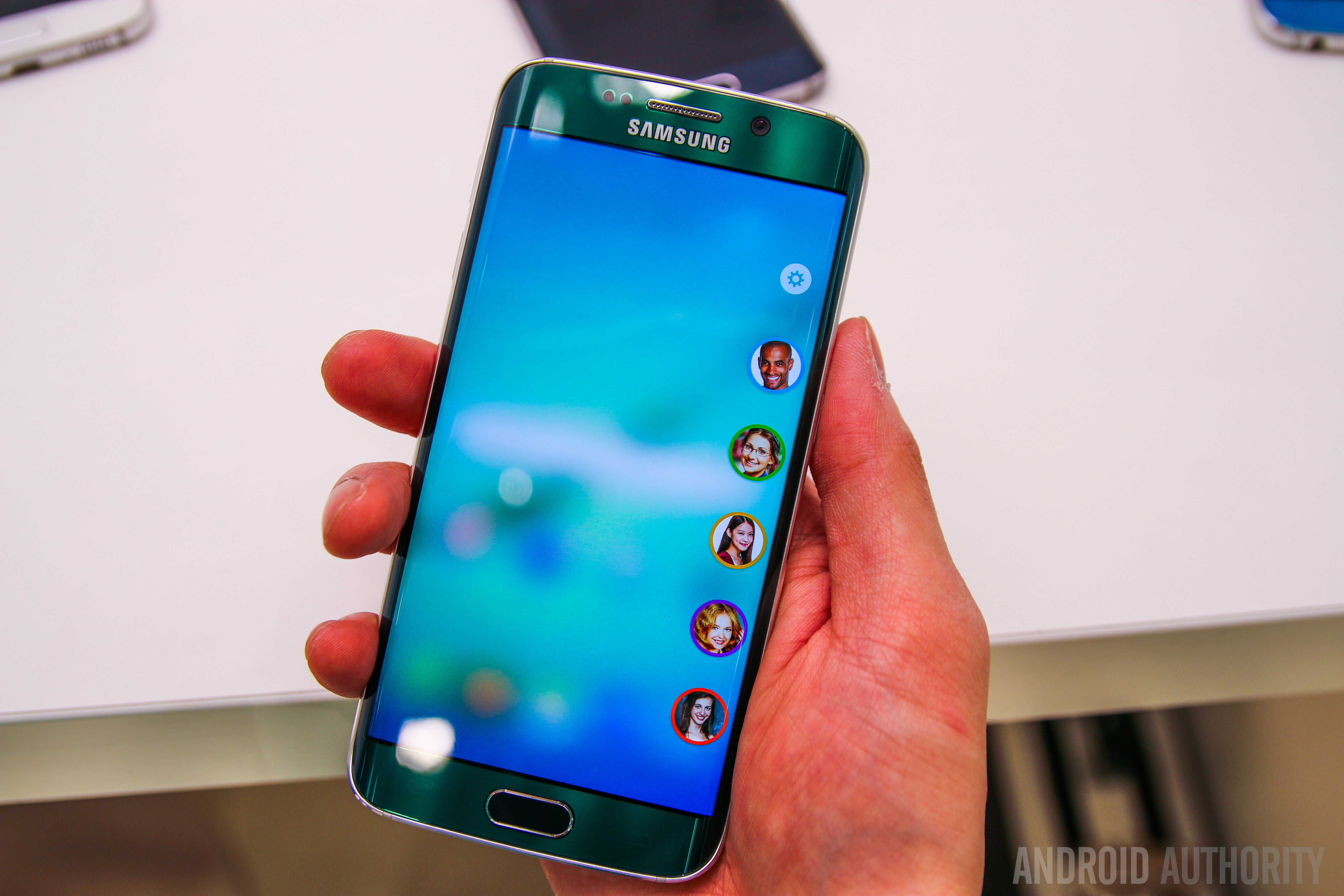 Samsung Galaxy S6 Edge Features-1