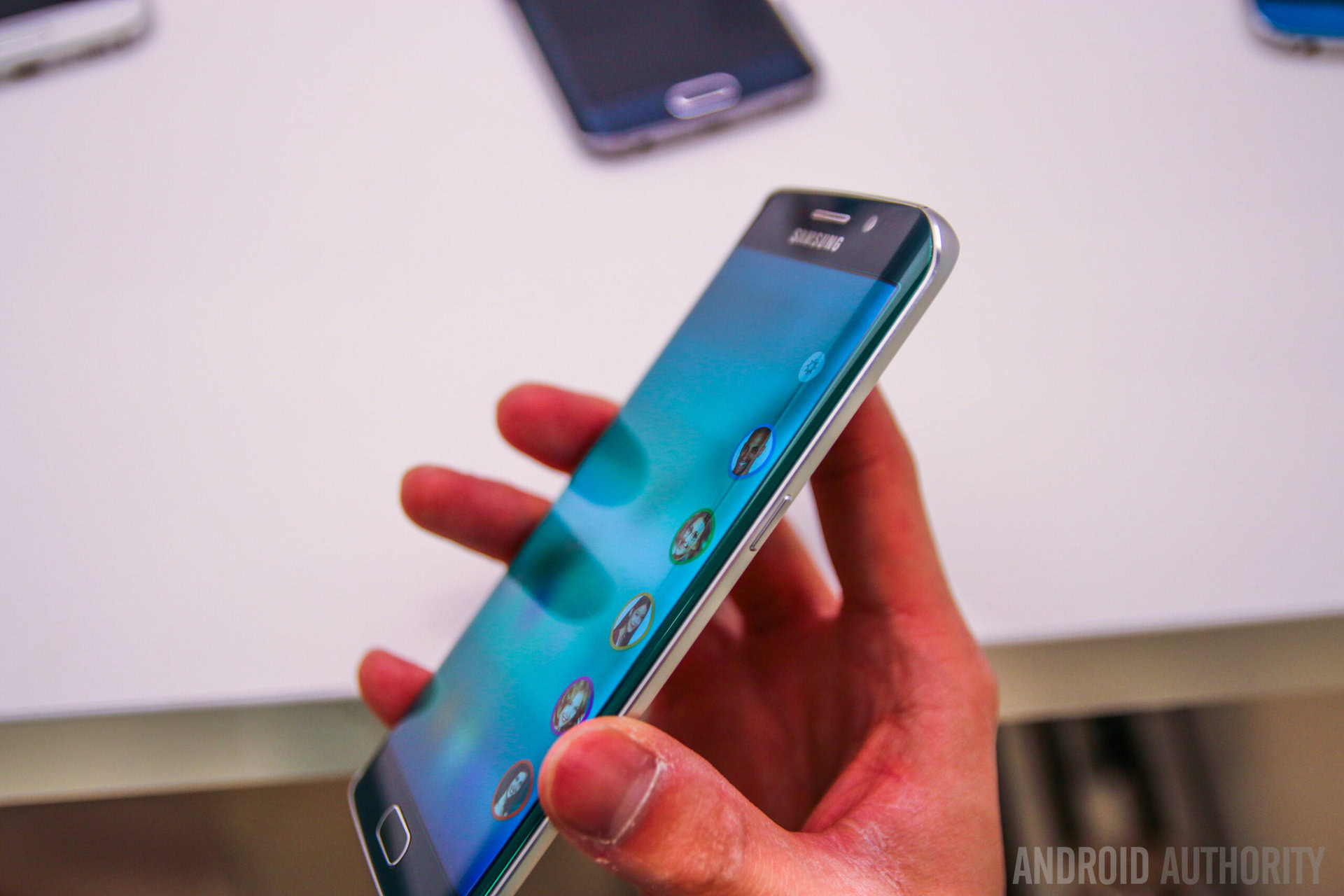 Samsung Galaxy S6 Edge Features-3