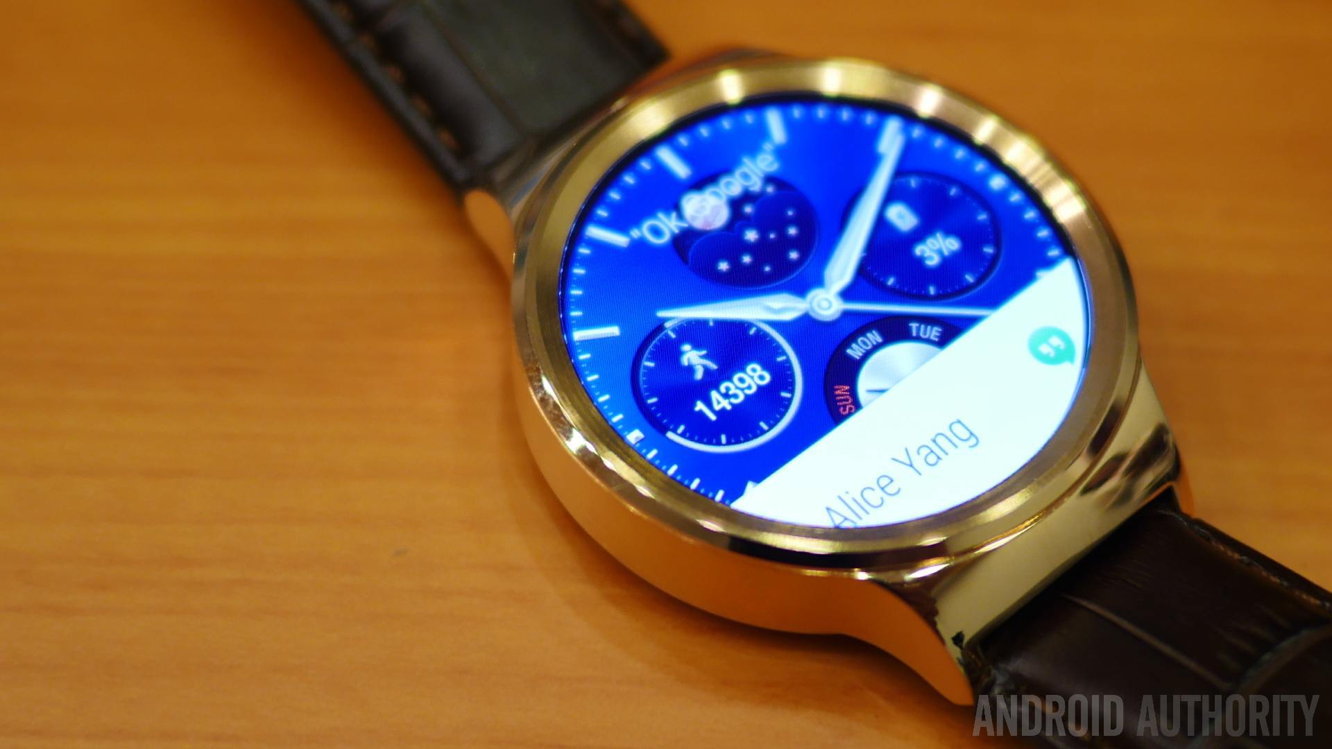 anklageren Tage af ledsager HUAWEI Watch first look