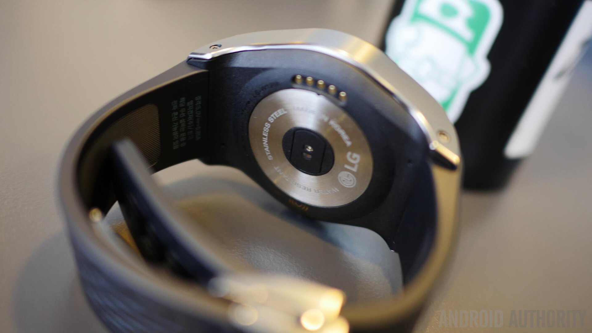 LG Watch Urbane LTE first look
