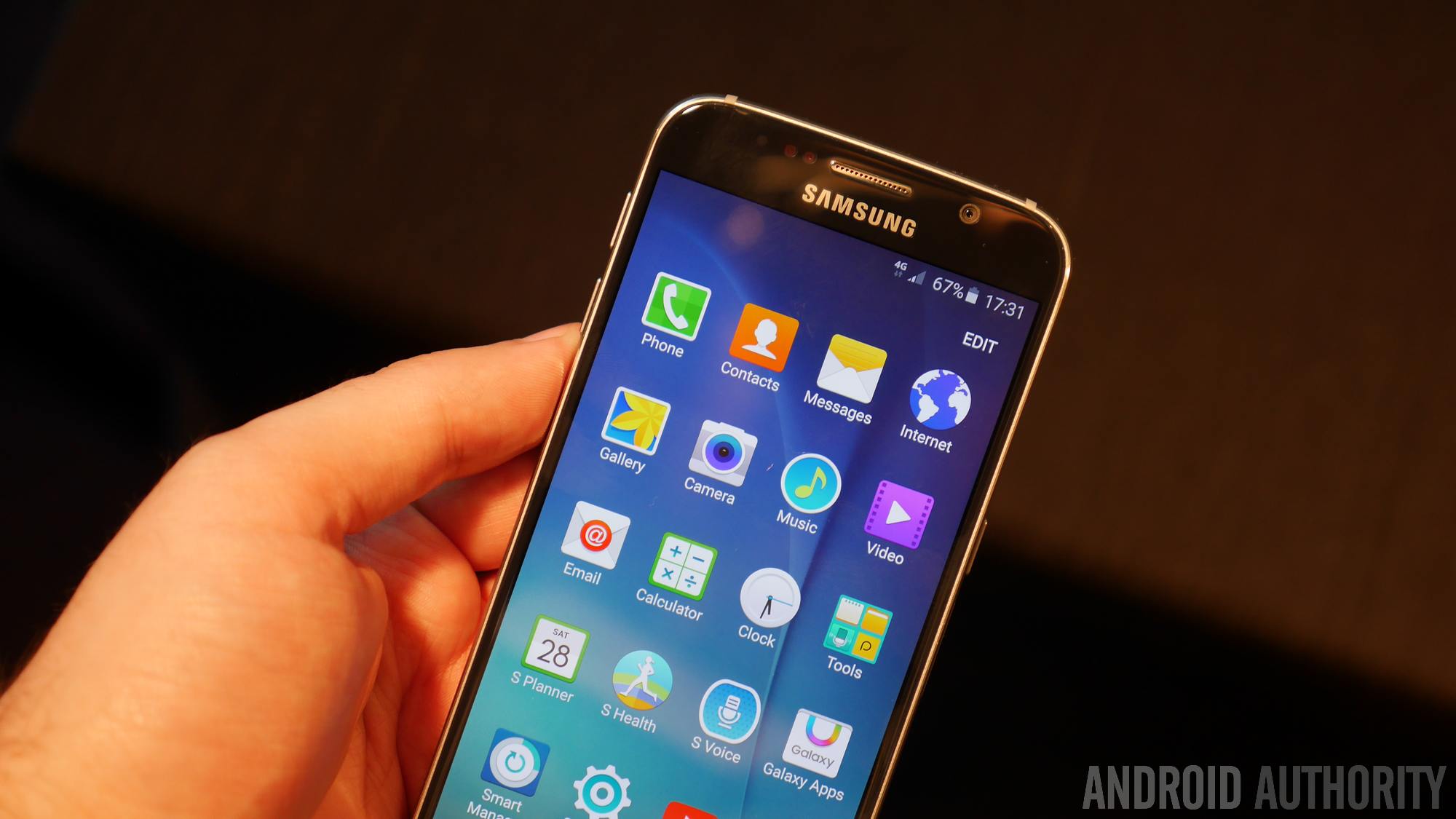 Grab Samsung's Galaxy S6 apps and wallpapers here