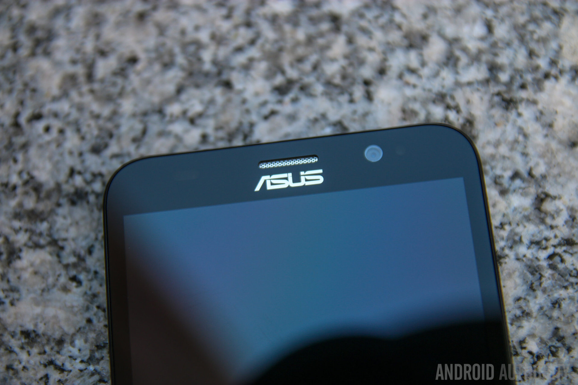 ASUS Zenfone 2-9