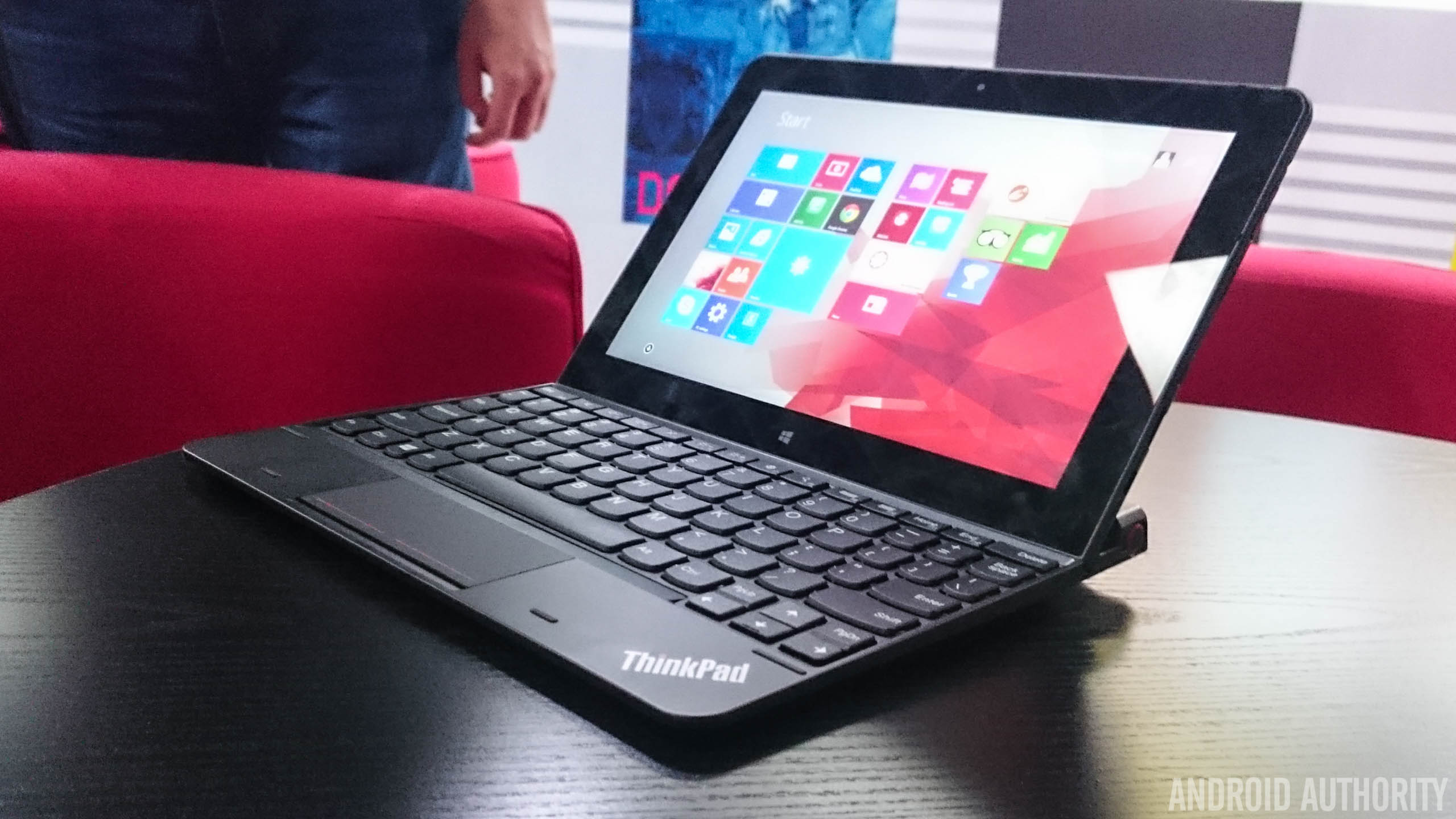 Lenovo-ThinkPad-10-with-Dock-2