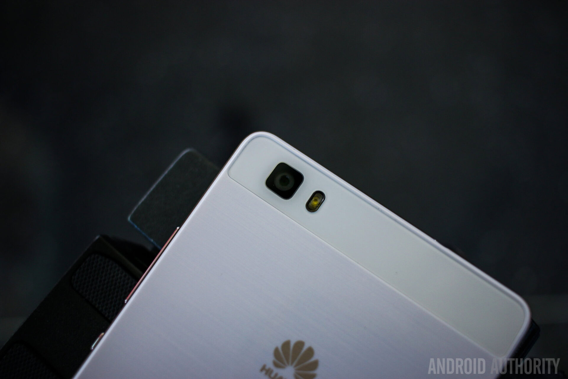 HUAWEI P8 Lite Hands On-5