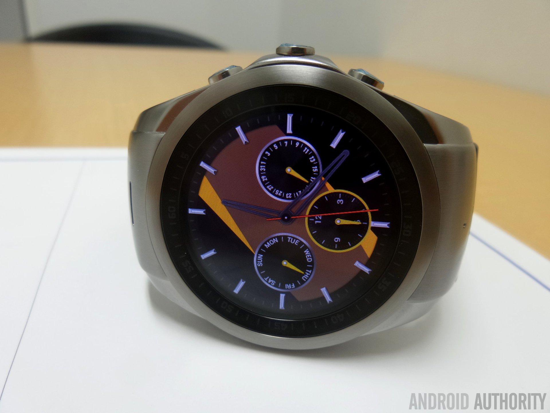 LG Watch Urbane LTE 12