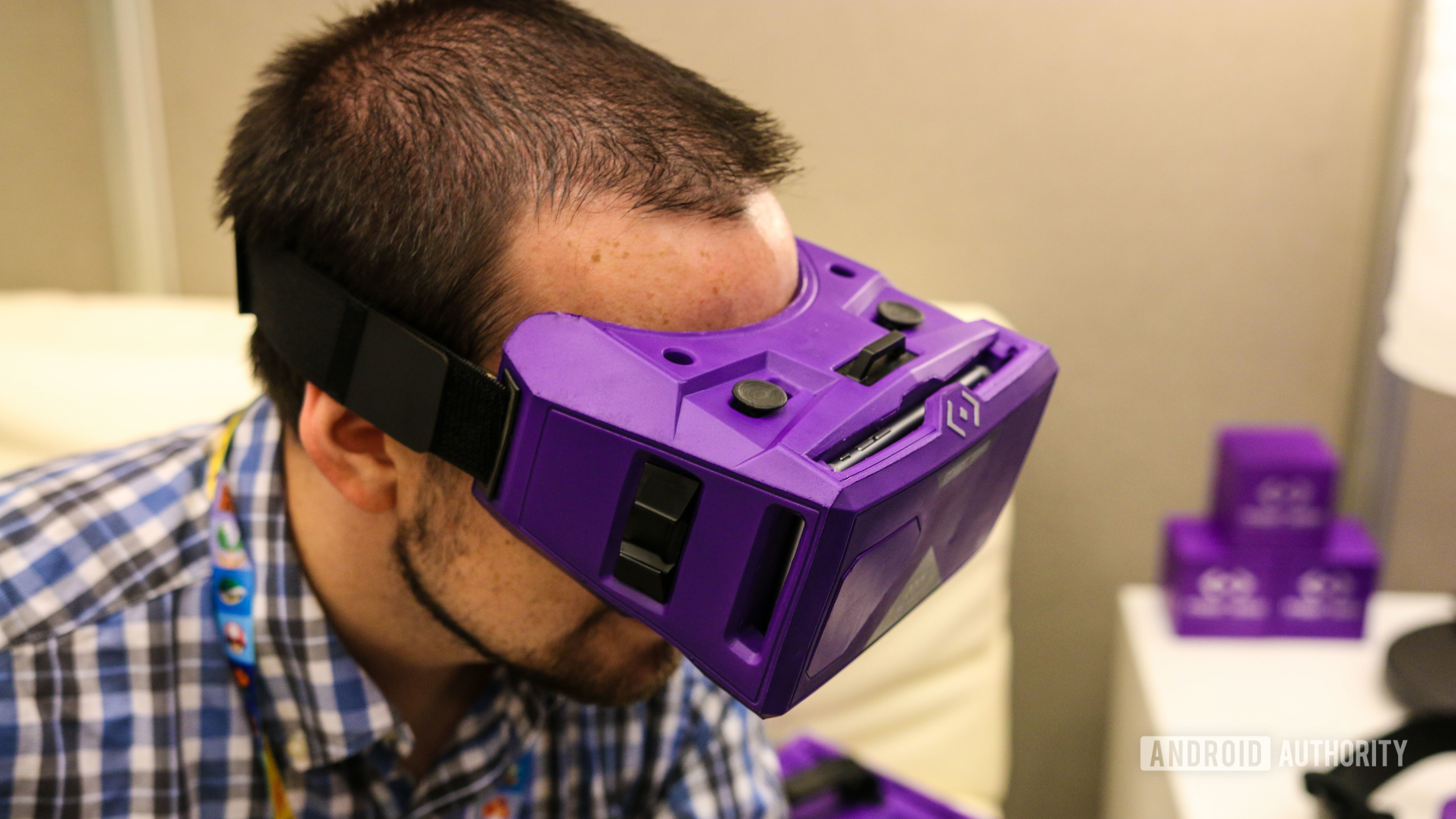 Merge VR Hands On-3