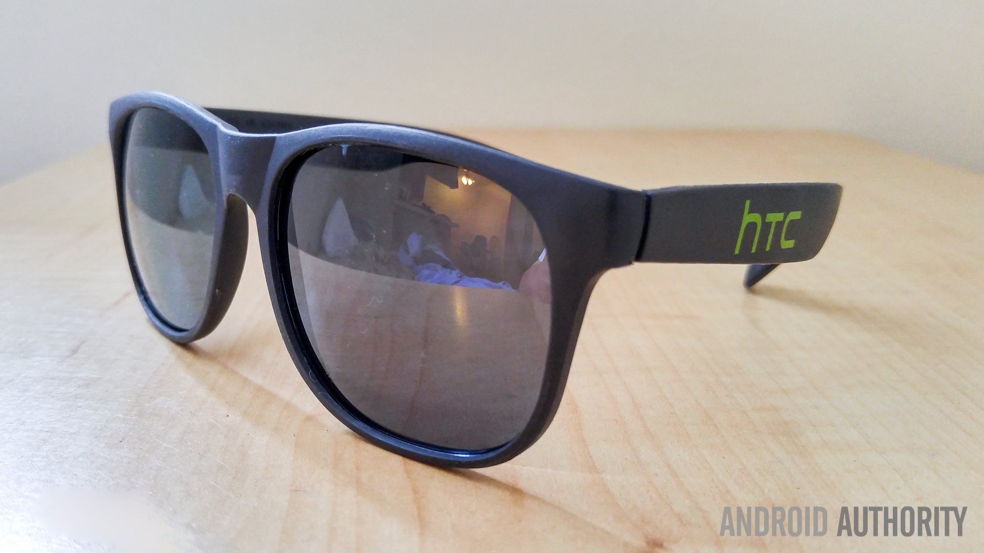 HTC-glasses-1