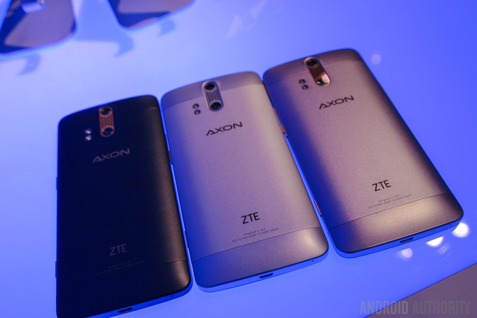 ZTE Axon vs Samsung Galaxy S6 quick look