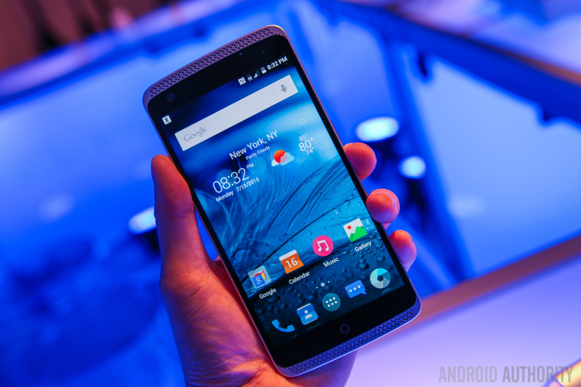 ZTE AXON Phone Hands On-14