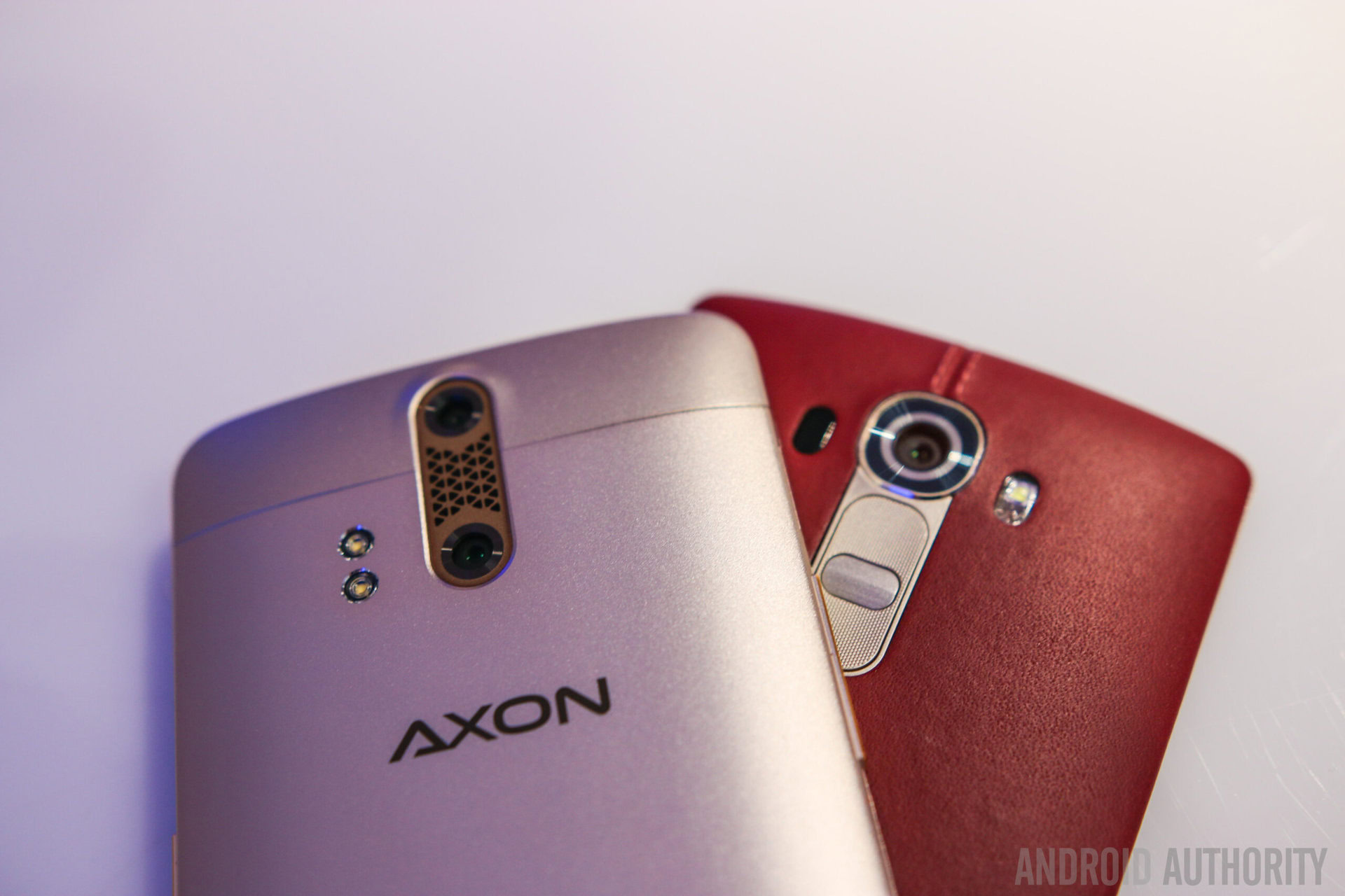 ZTE AXON Phone vs LG G4 Quick Look-2