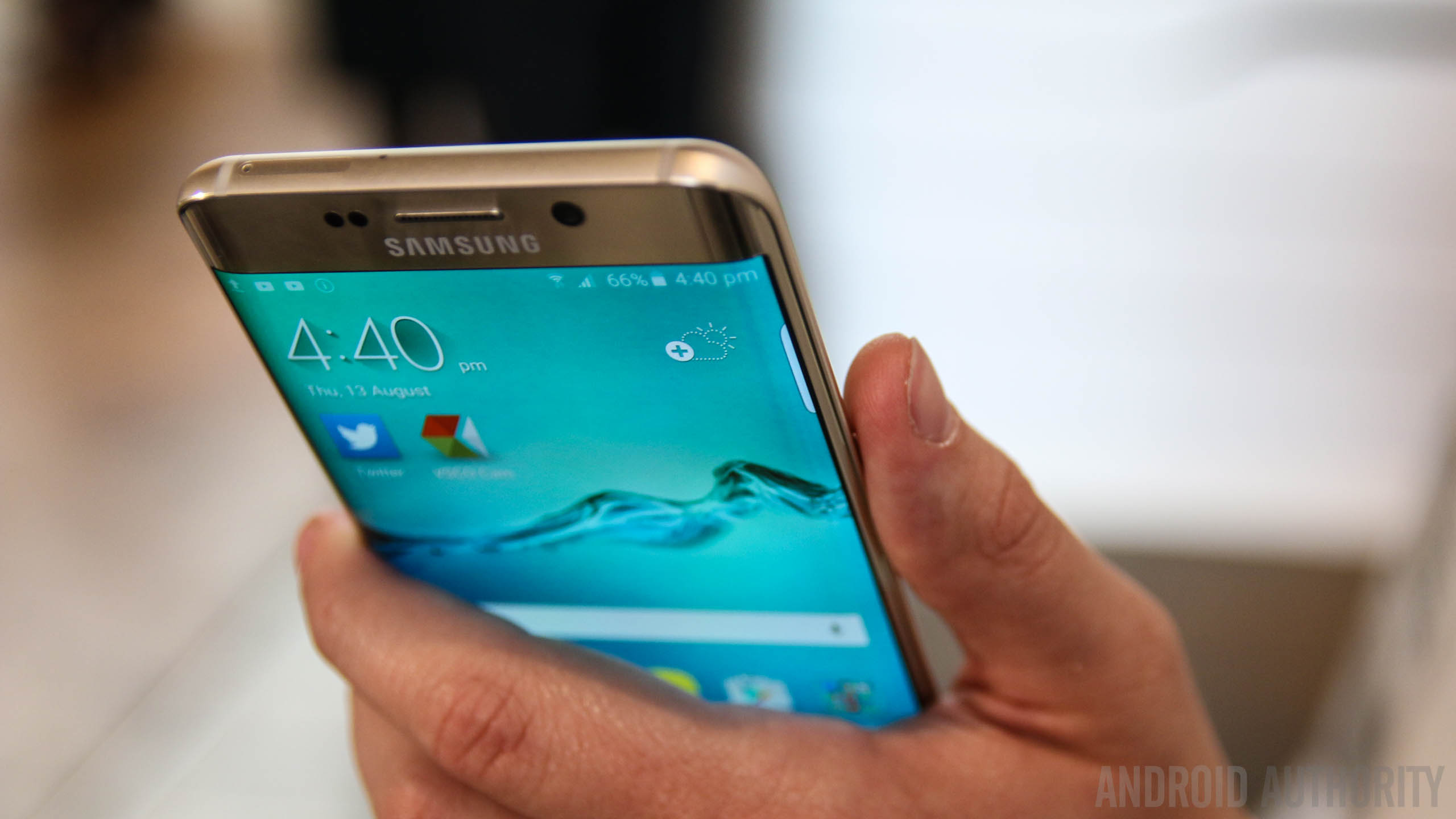 Galaxy-S6-Edge+-Gold-Hands-On-AA-(14-of-20)