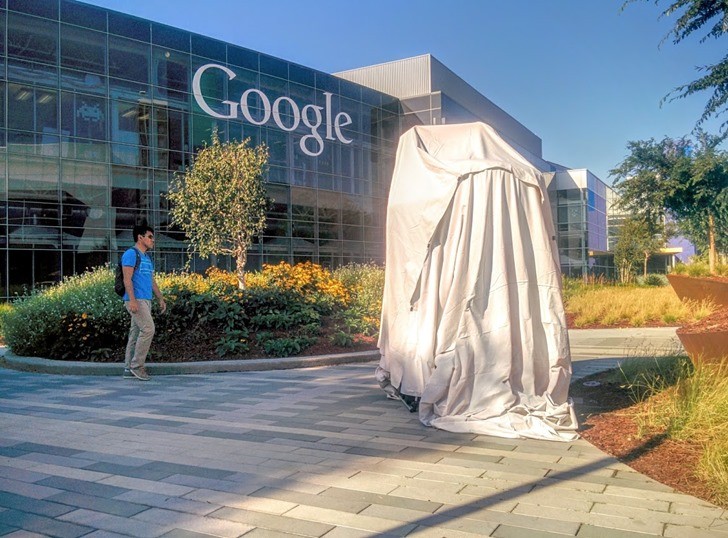 Google's latest Android statue, under wraps?