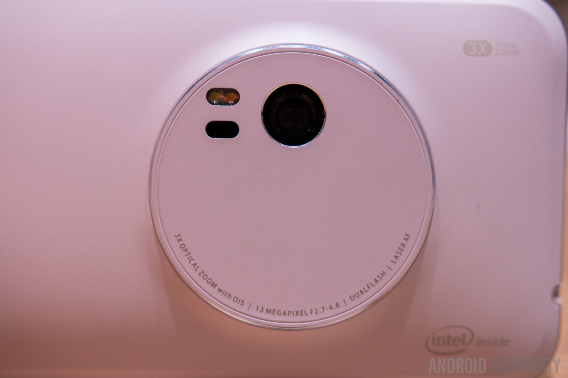 ASUS Zenfone Zoom Hands On-12