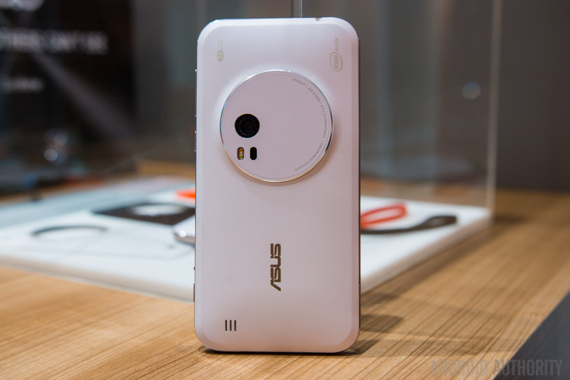 ASUS Zenfone Zoom Hands On-20