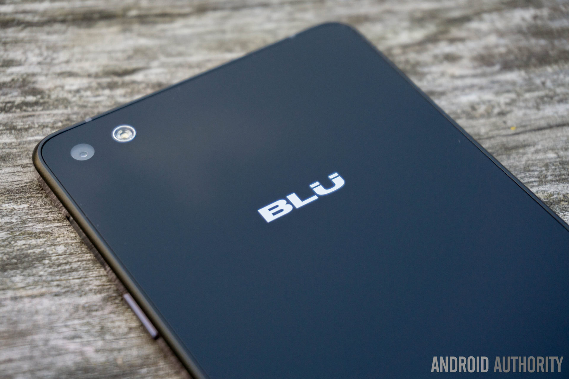 BLU vivo Air LTE-17