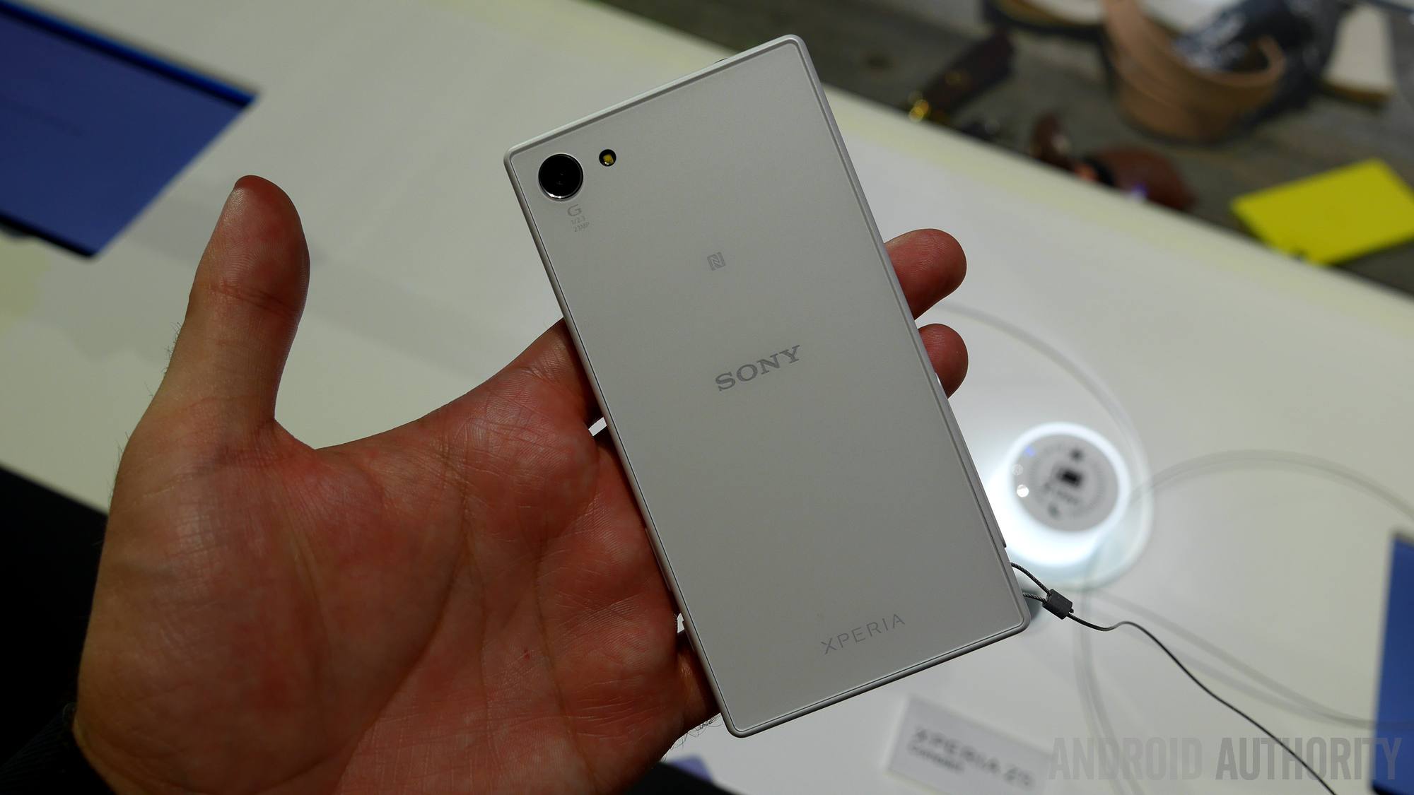 sony xperia z5 compact aa 14