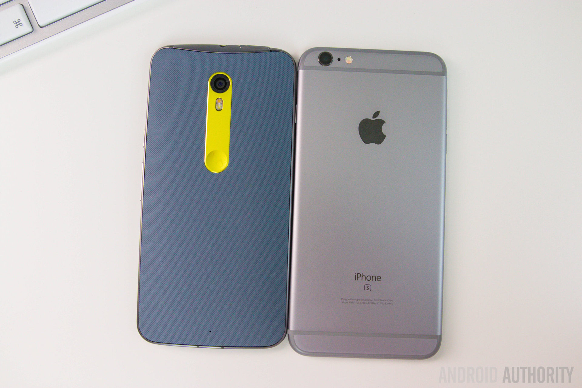 Moto X Pure Edition Vs iPhone 6S Plus-22