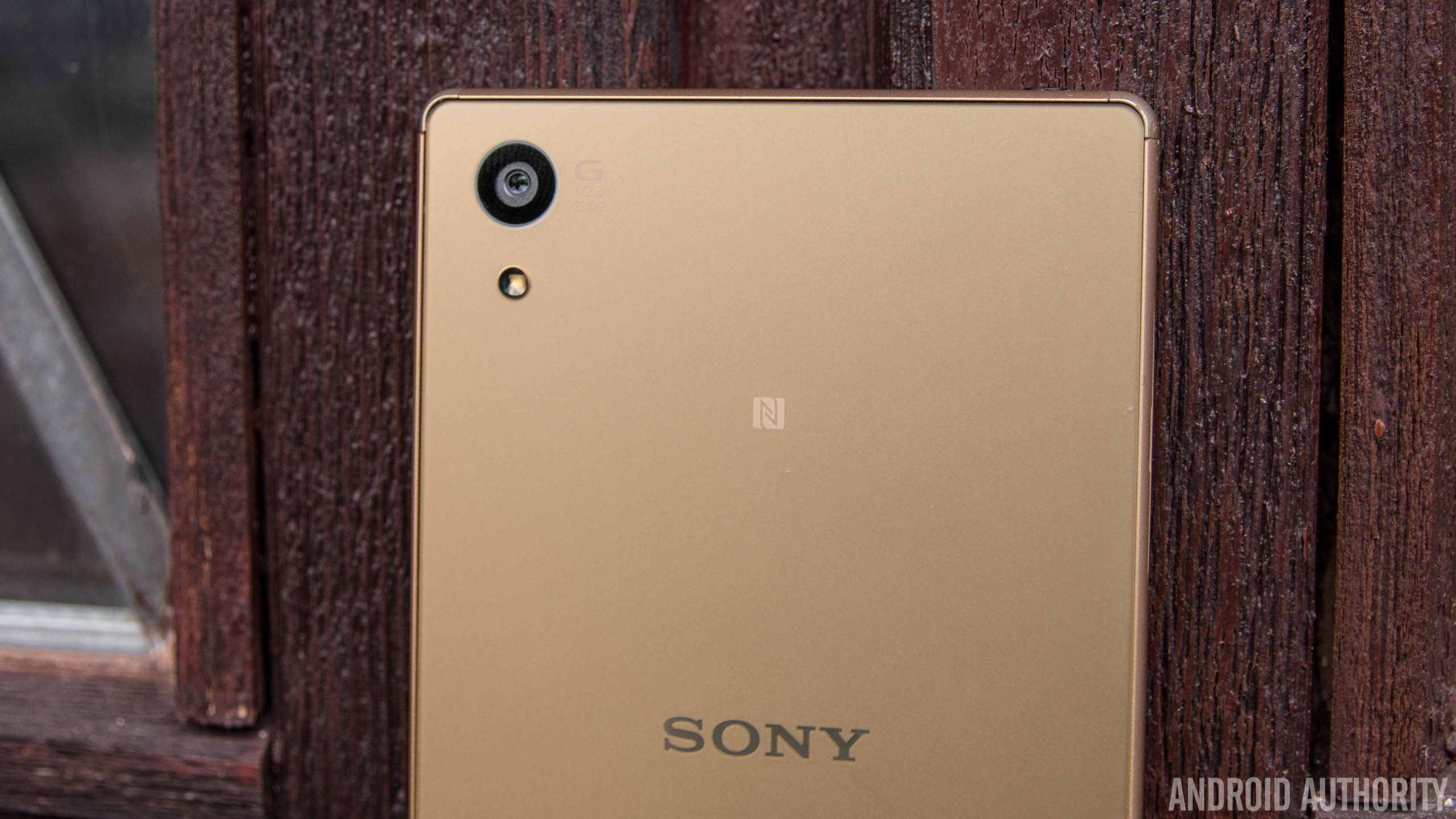 Sony-Xperia-Z5-Impressions-Gold-AA-(11-of-13)