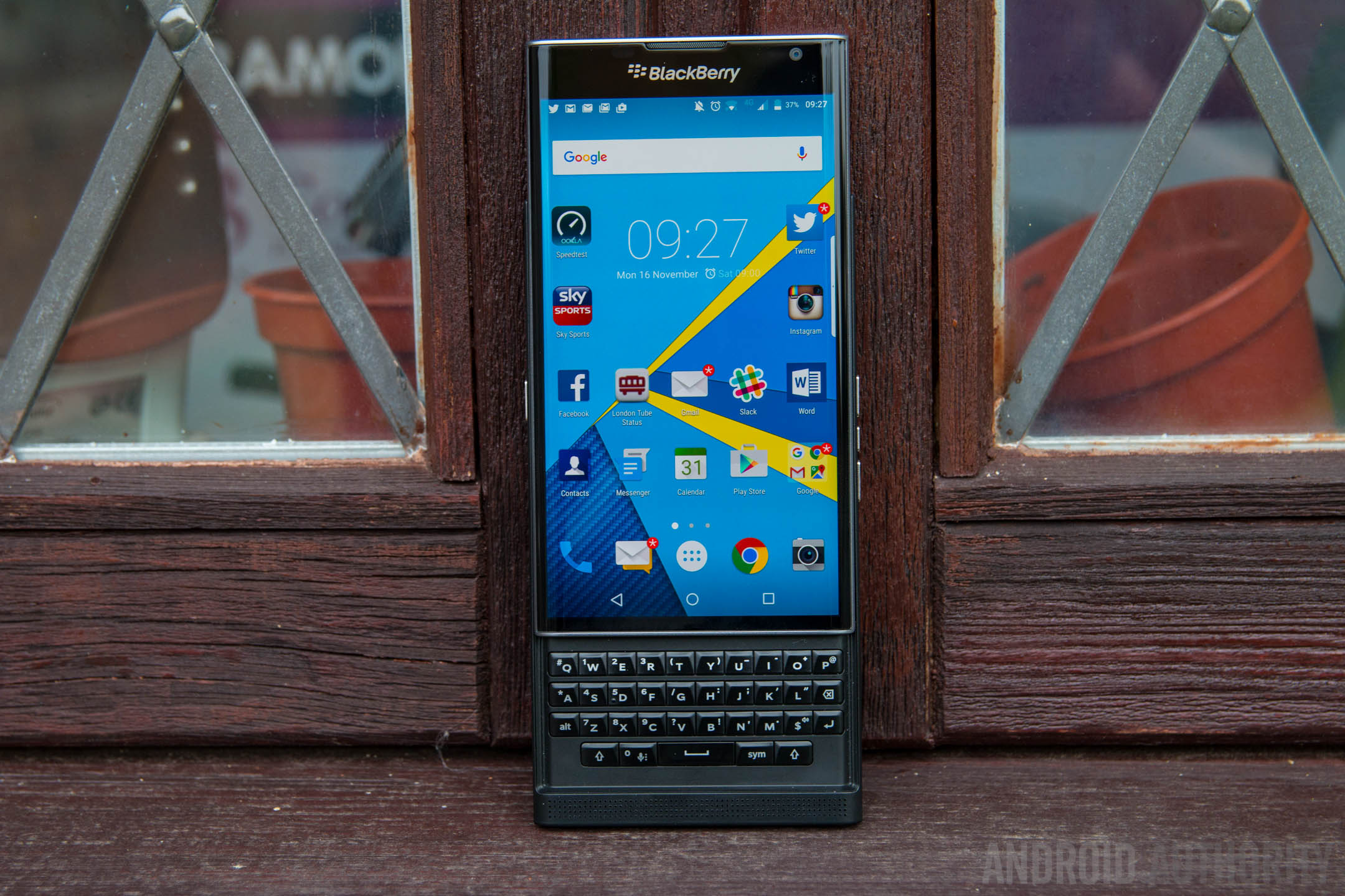 BlackBerry Priv review: Android alone can't save the company