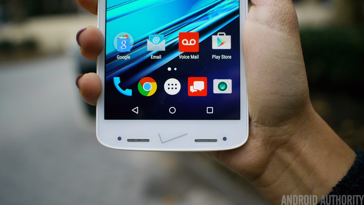 Double vision: Motorola has 2 new commercials for the Droid Turbo 2 ...