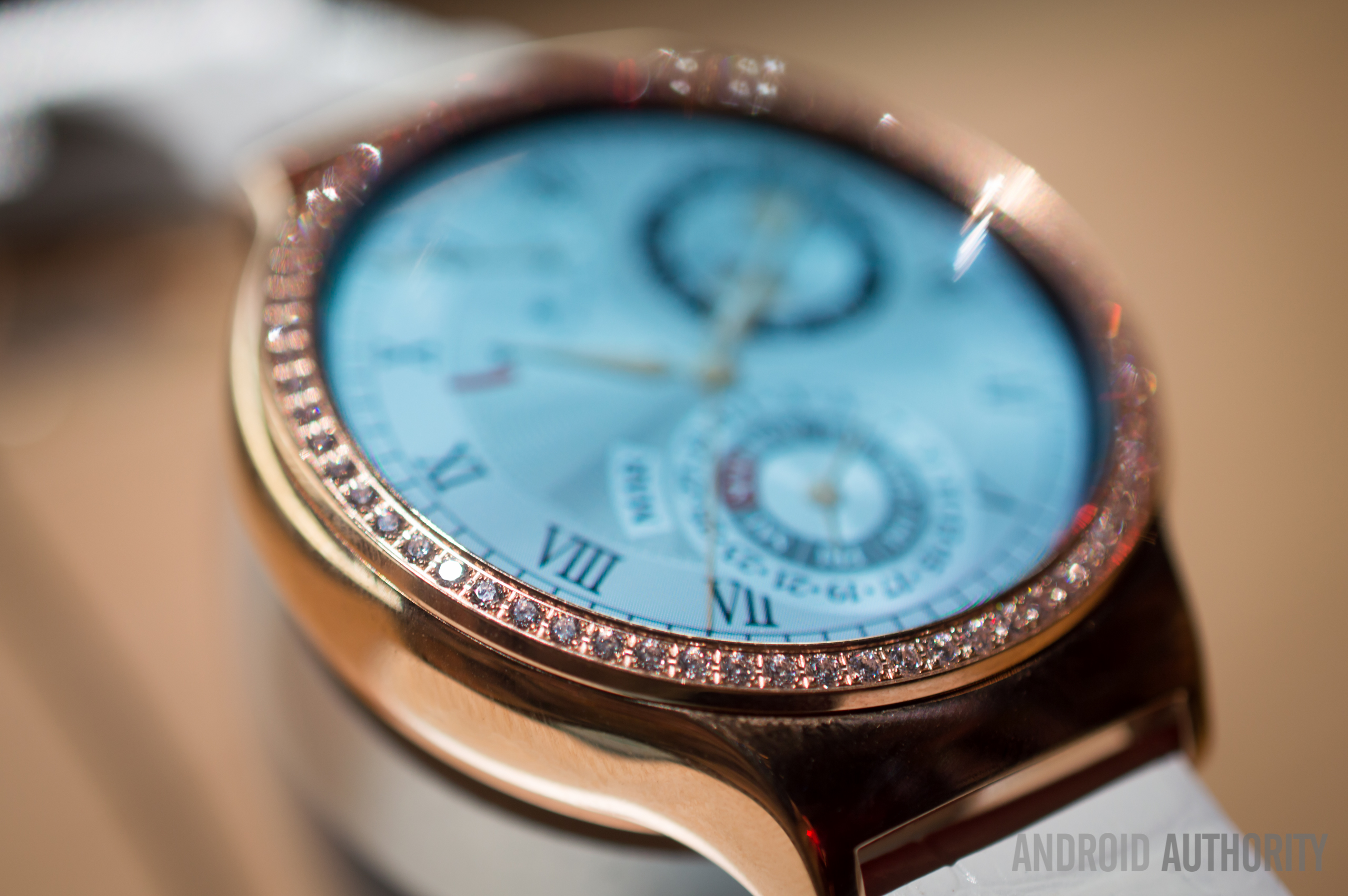 Huawei-Watch-Elegant-Jewel-1