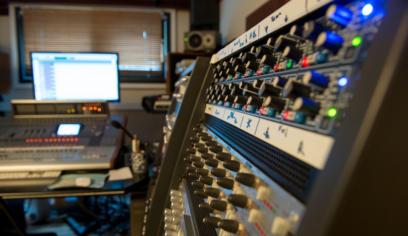 32-bit data and 192kHz sample rates have notable benefits in the studio, but the same rules don't apply for playback.