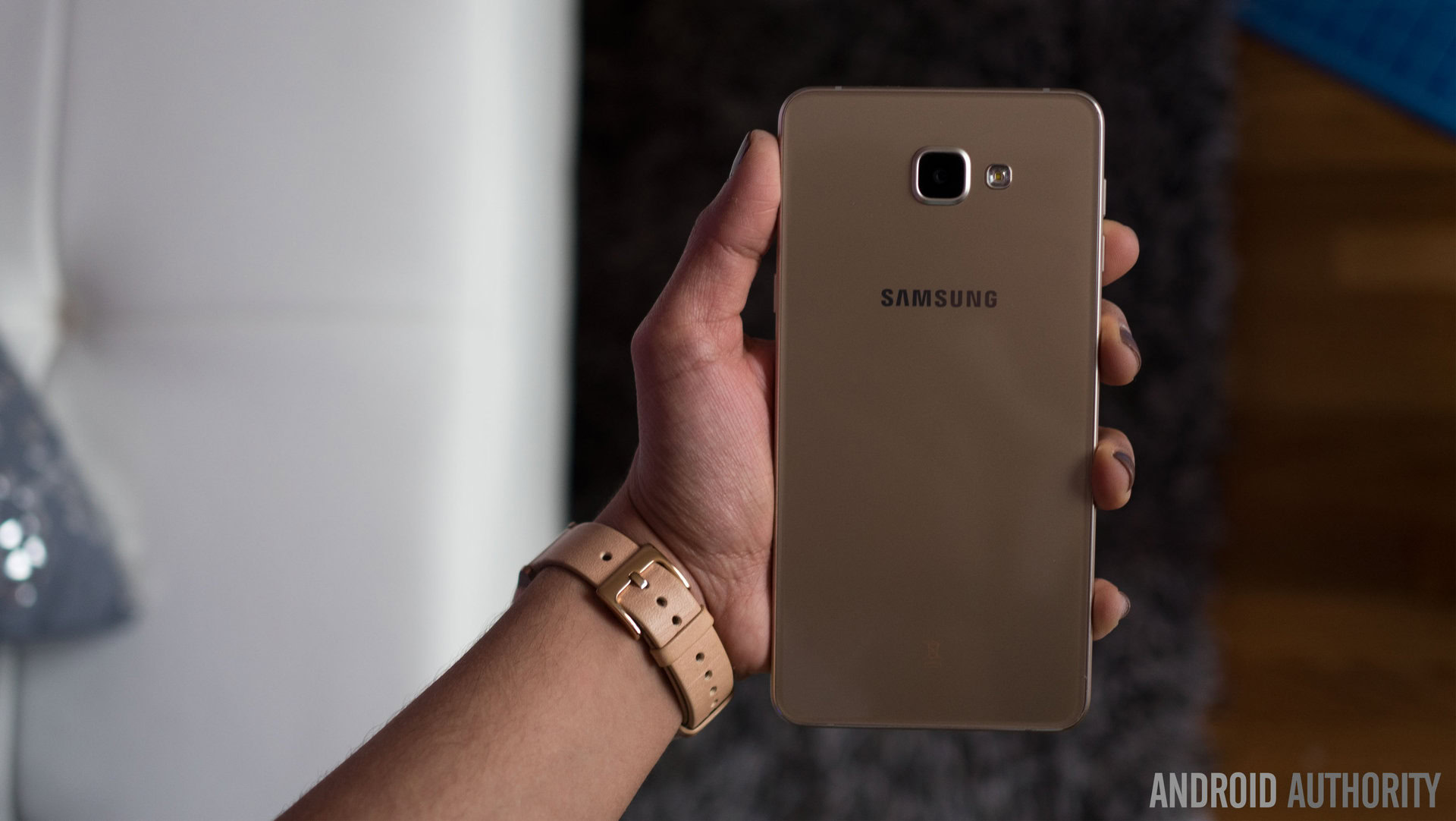 What are the new design features of Samsung Galaxy A9?