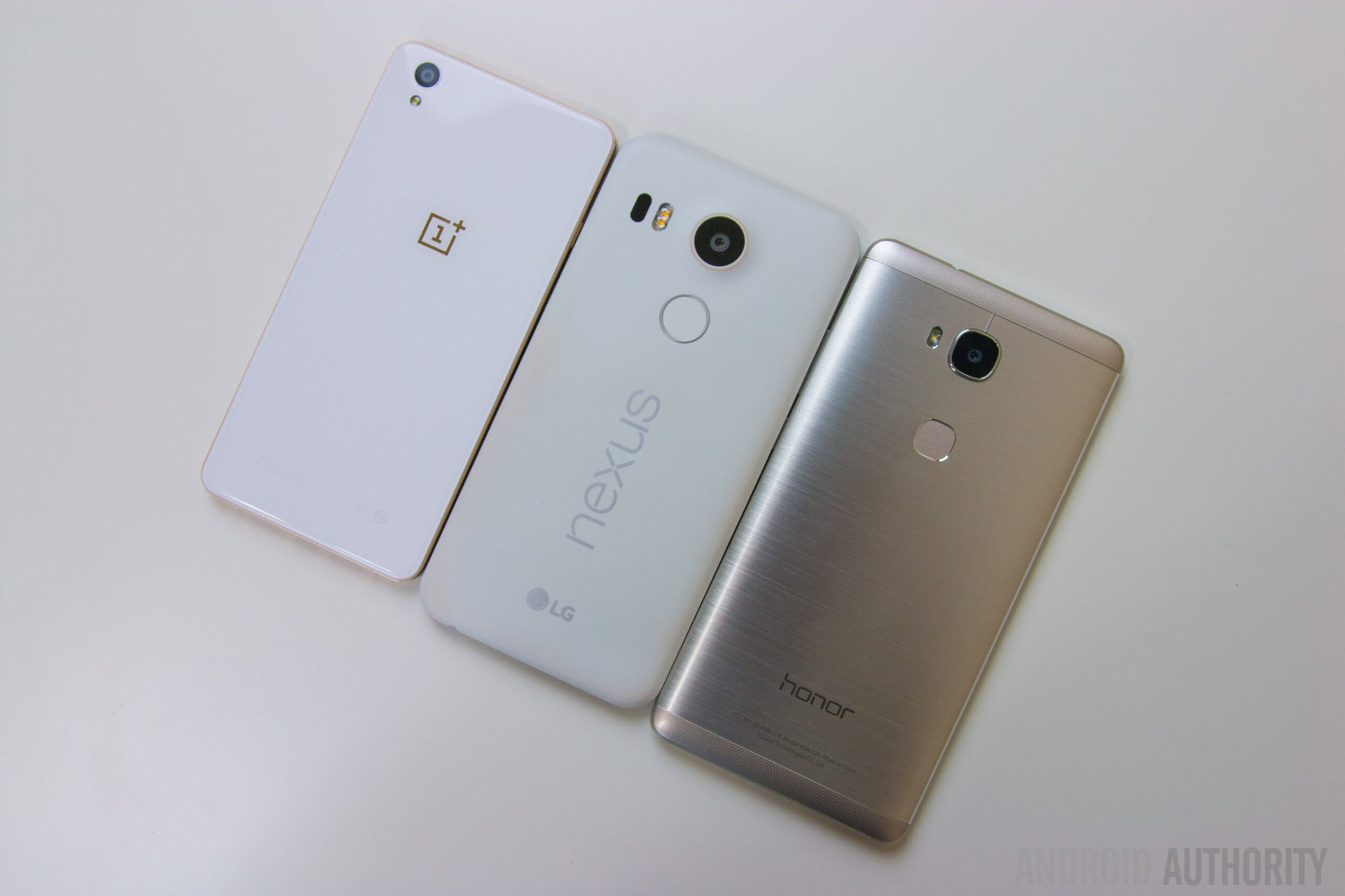 HONOR 5X vs Nexus 5X vs OnePlus X-1