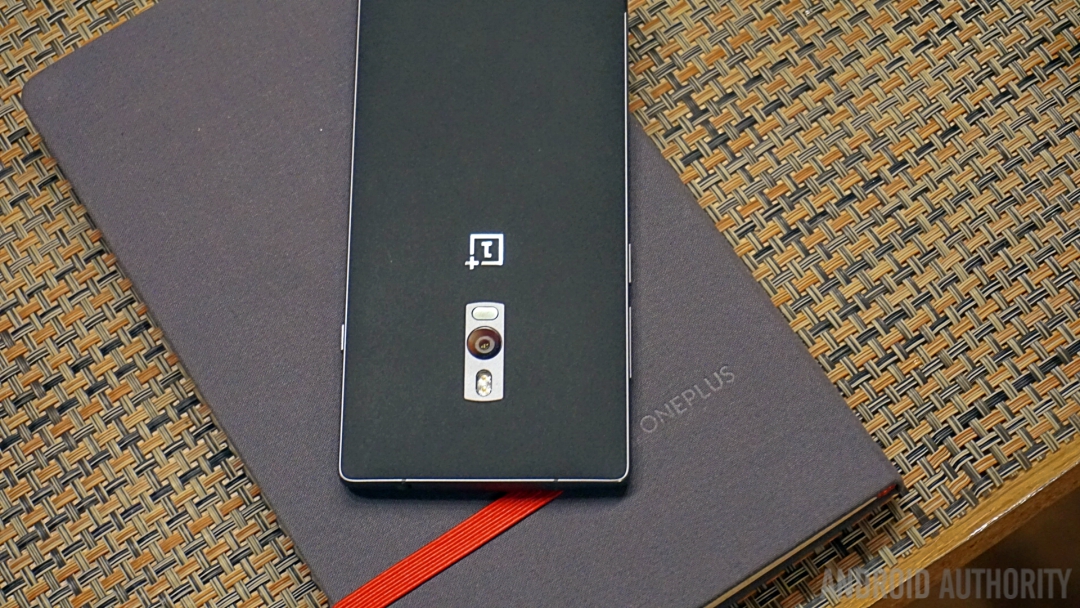 OnePlus 2 and notebook