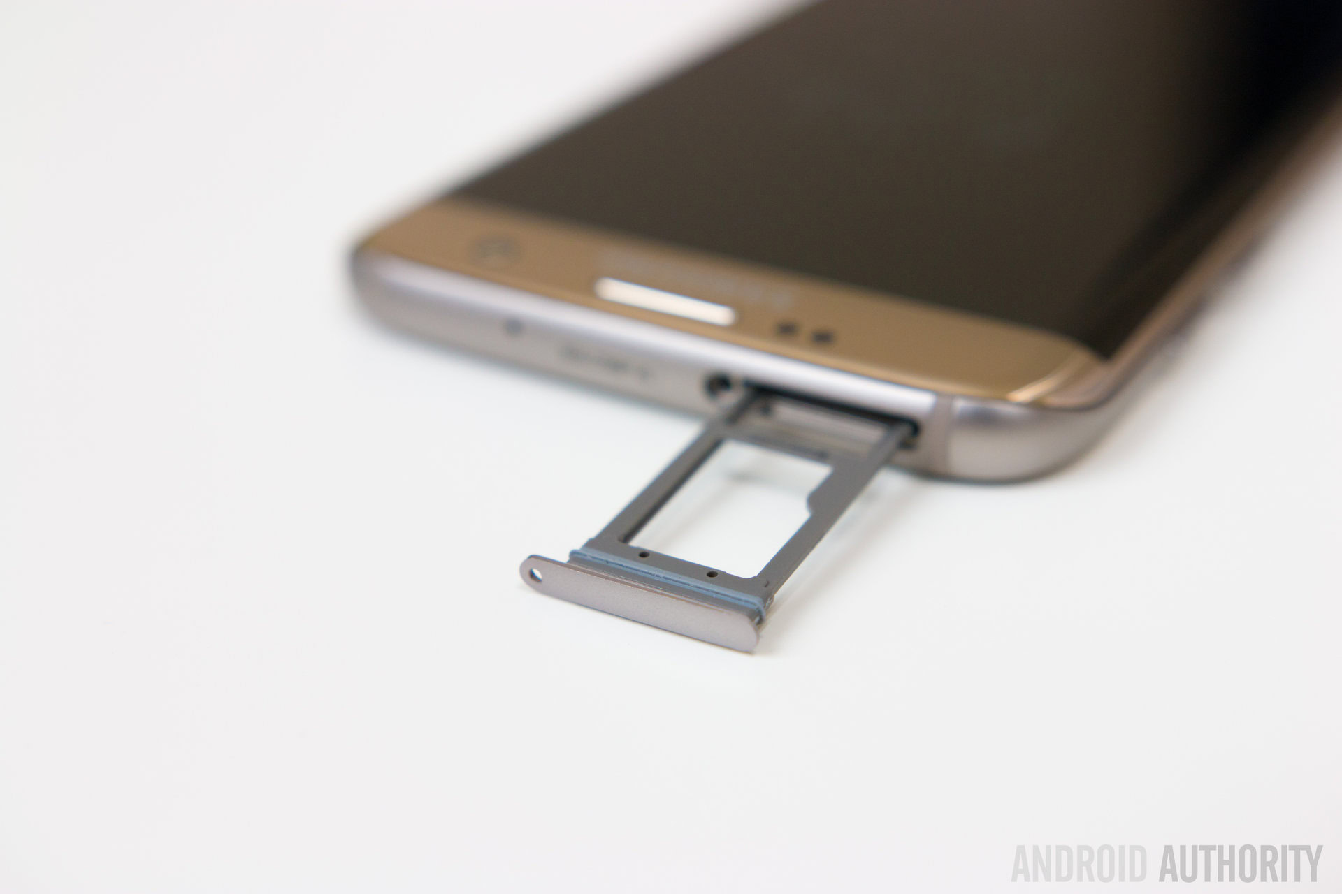 hellig Behov for Perfekt It's possible to use dual SIMs and a microSD card on the Samsung Galaxy S7  Edge… with a little work - Android Authority