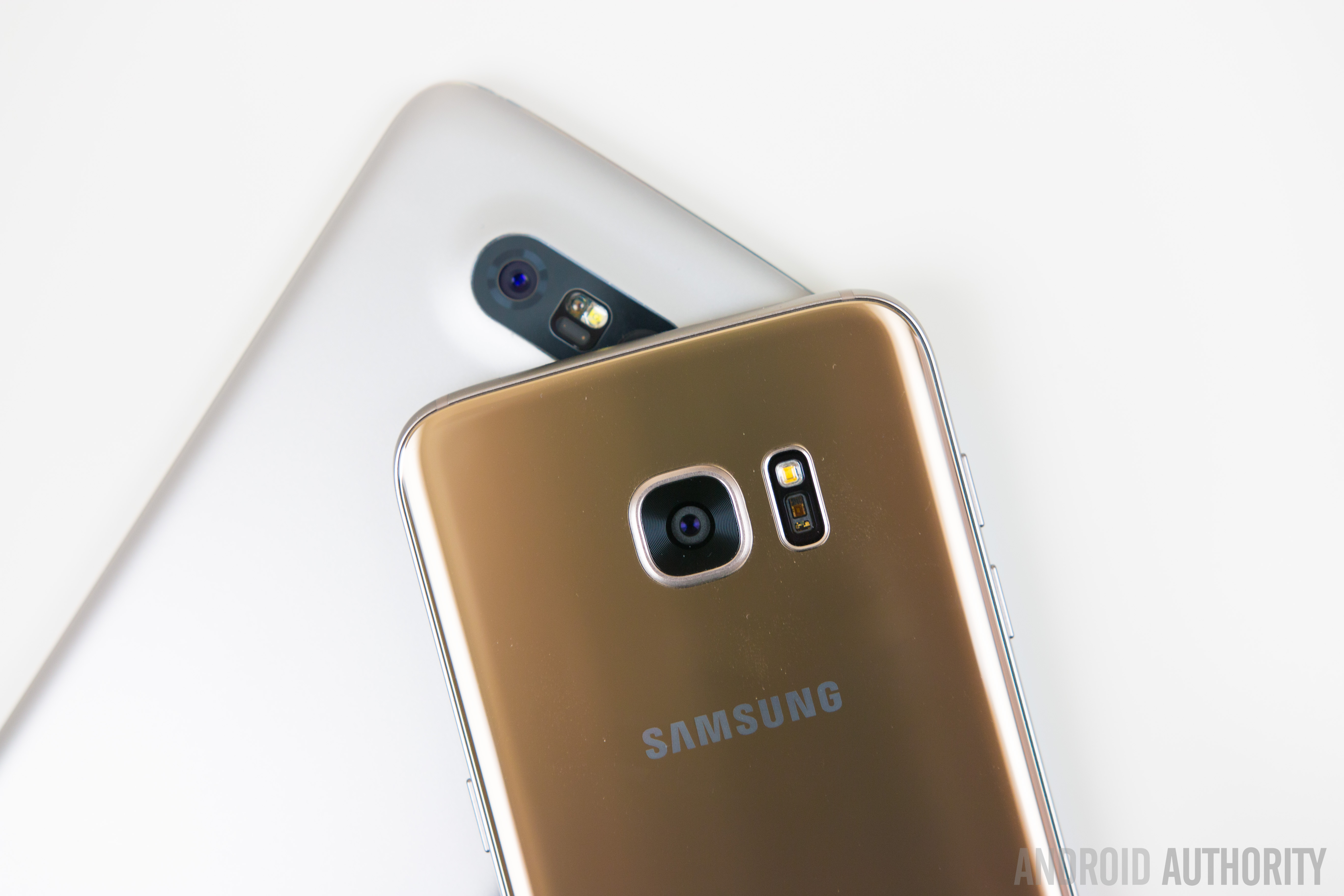 LG G5 vs Samsung Galaxy S7 Edge-16