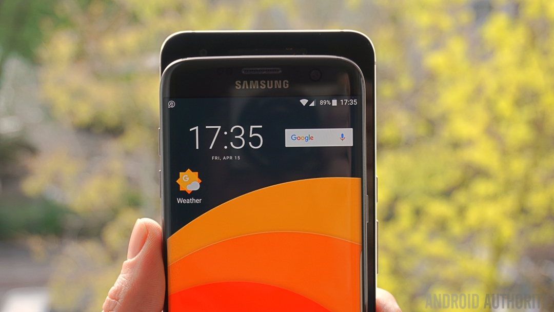 Samsung GalaxyS 7 Edge vs Nexus 6P size comparison