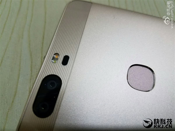 HUAWEI honor v8 leak dual camera