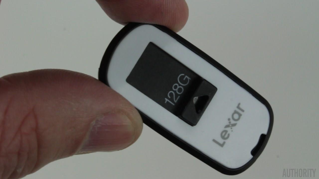 lexar-128GB-USB-flash-drive-16x9