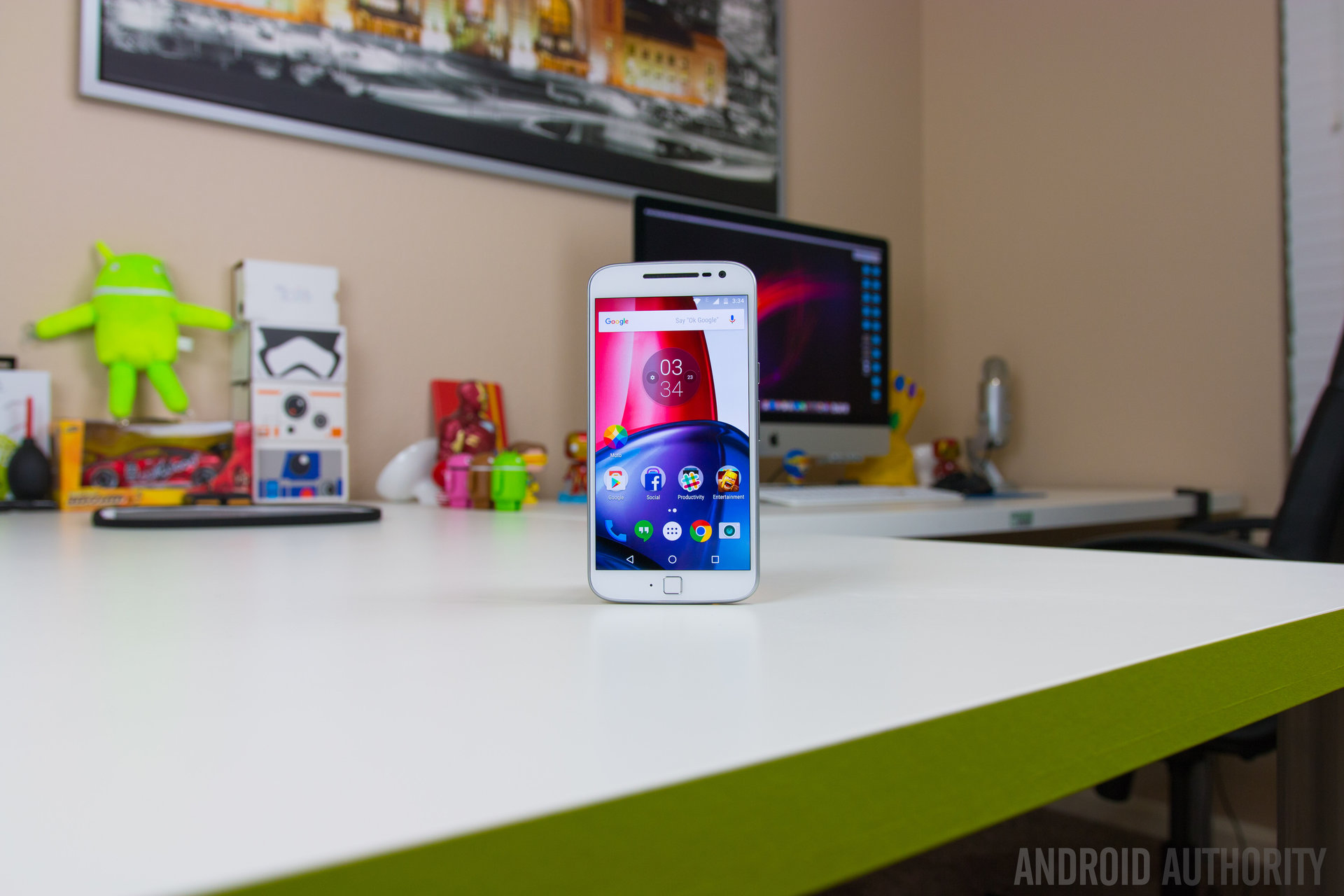 Moto G4 Plus Hands-on: The mid-range phone to watch - MobileSyrup