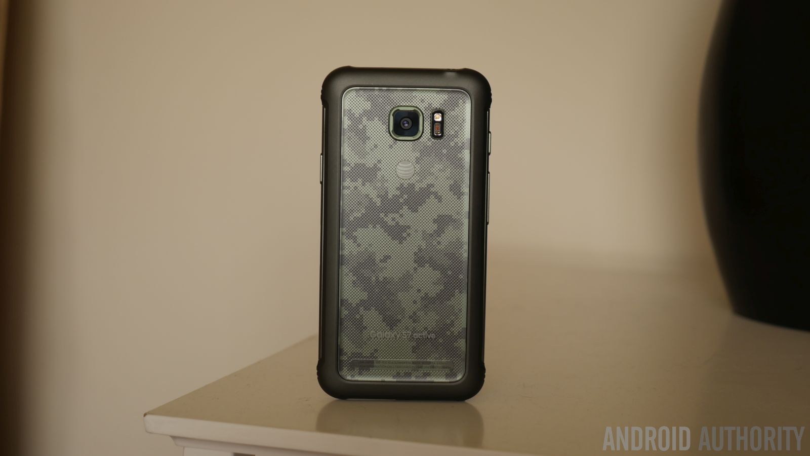 Samsung Galaxy S7 Active hands on 176