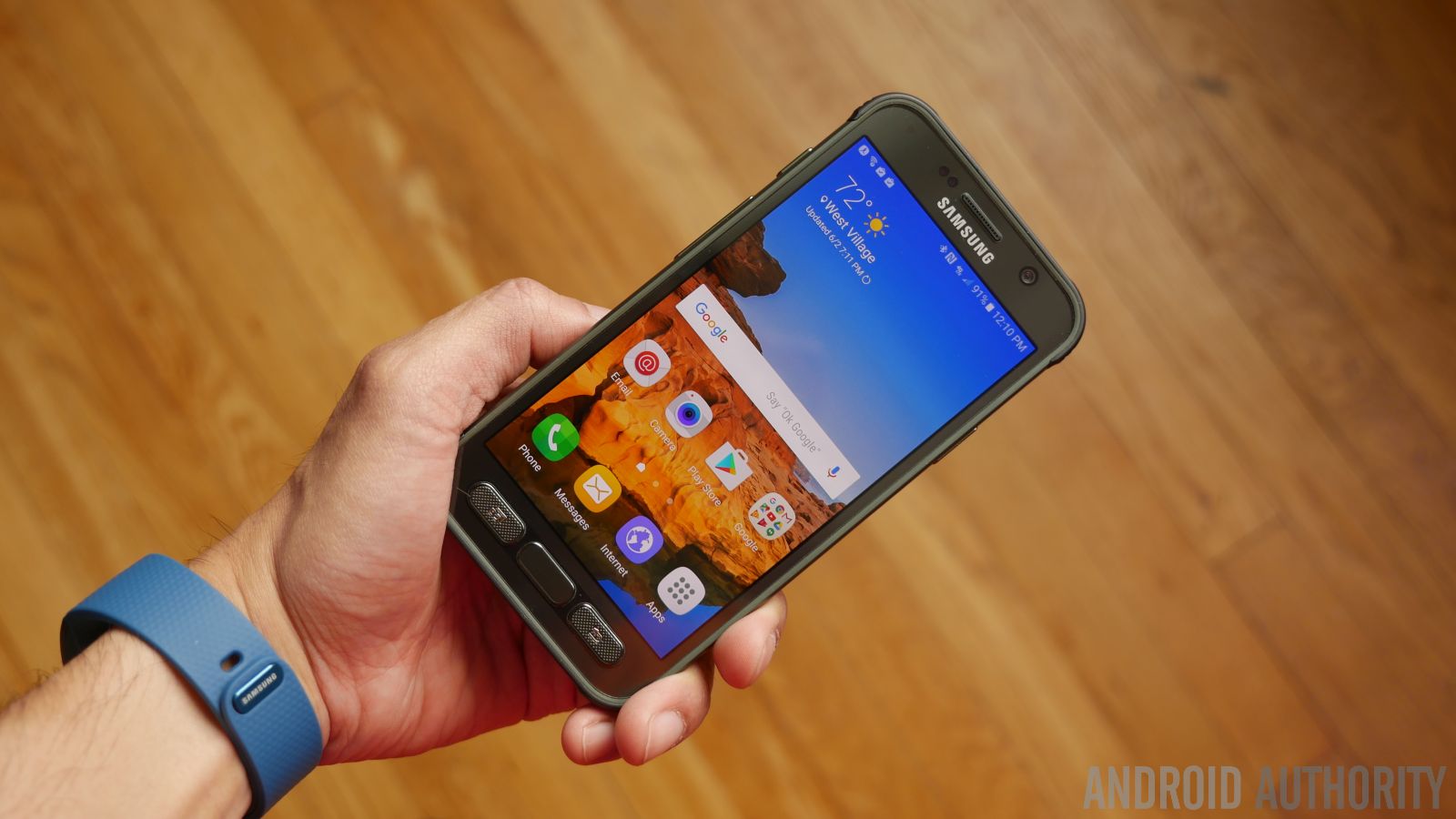 Samsung Galaxy S7 Active hands on 195