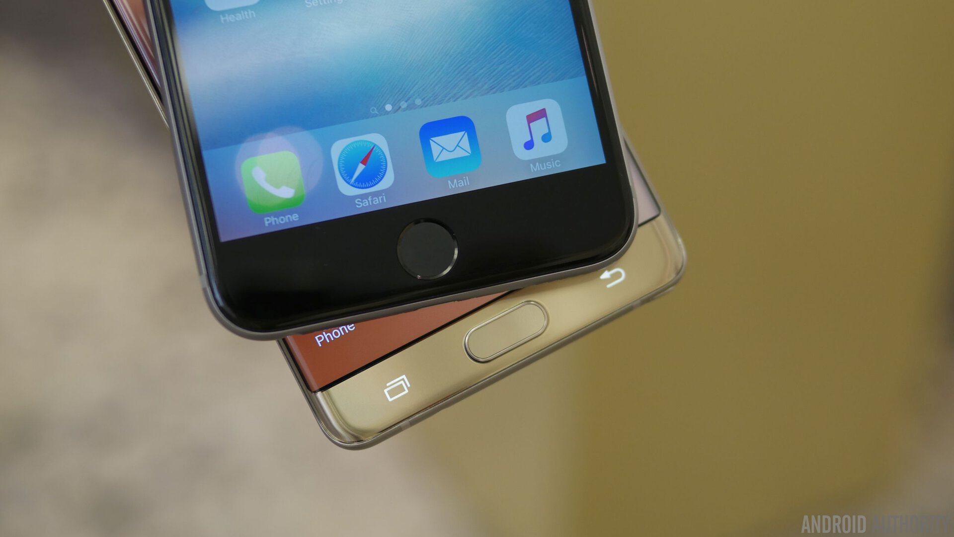 Samsung Galaxy Note 7 vs Apple iPhone 6s Plus first look 17