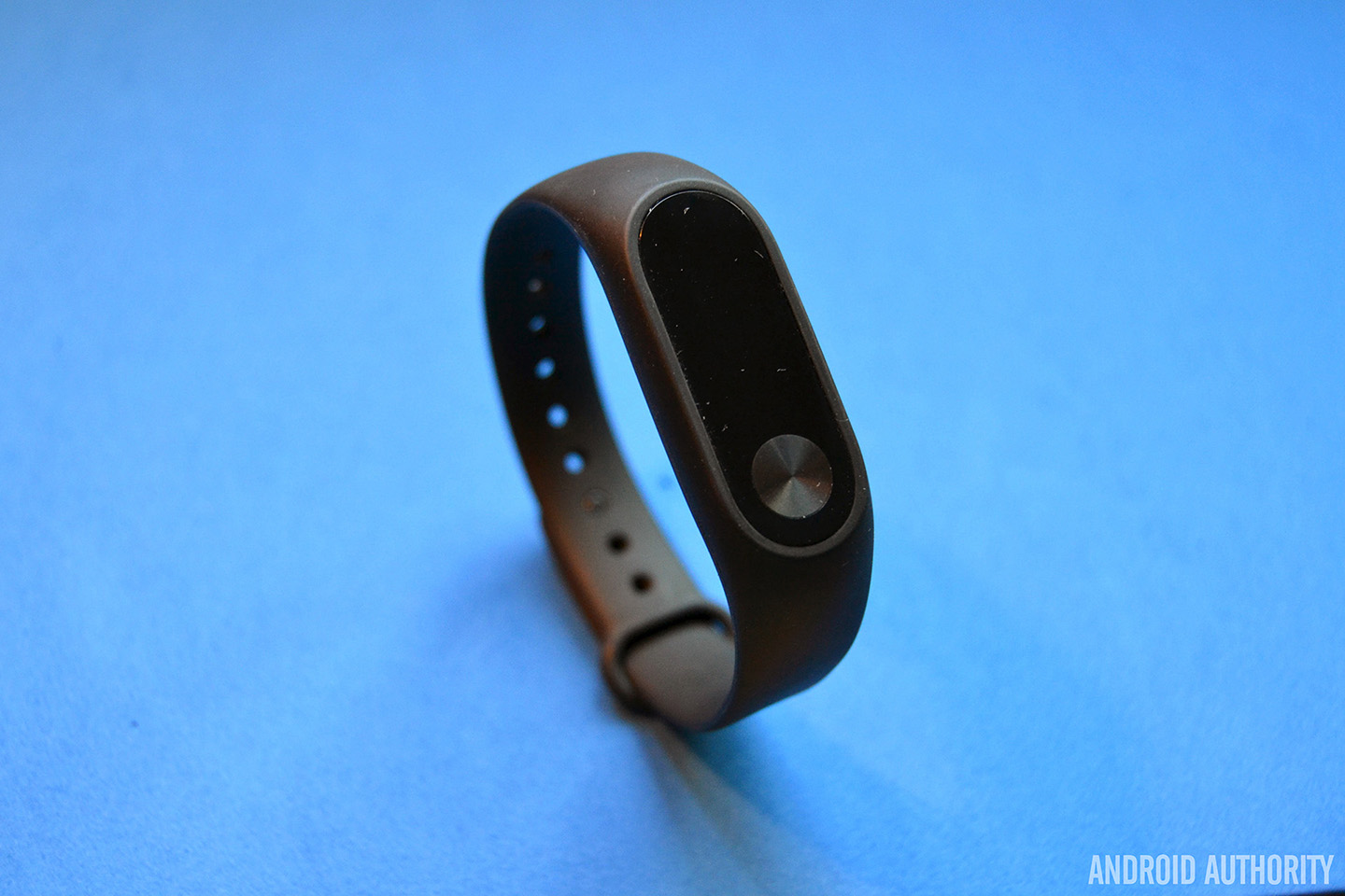 Xiaomi Mi Band 2 review: A super low-cost heart rate fitness band, but it's  got its limits - CNET