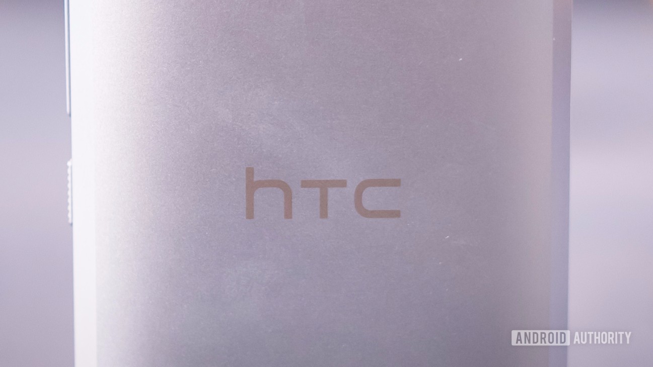 HTC logo close crop