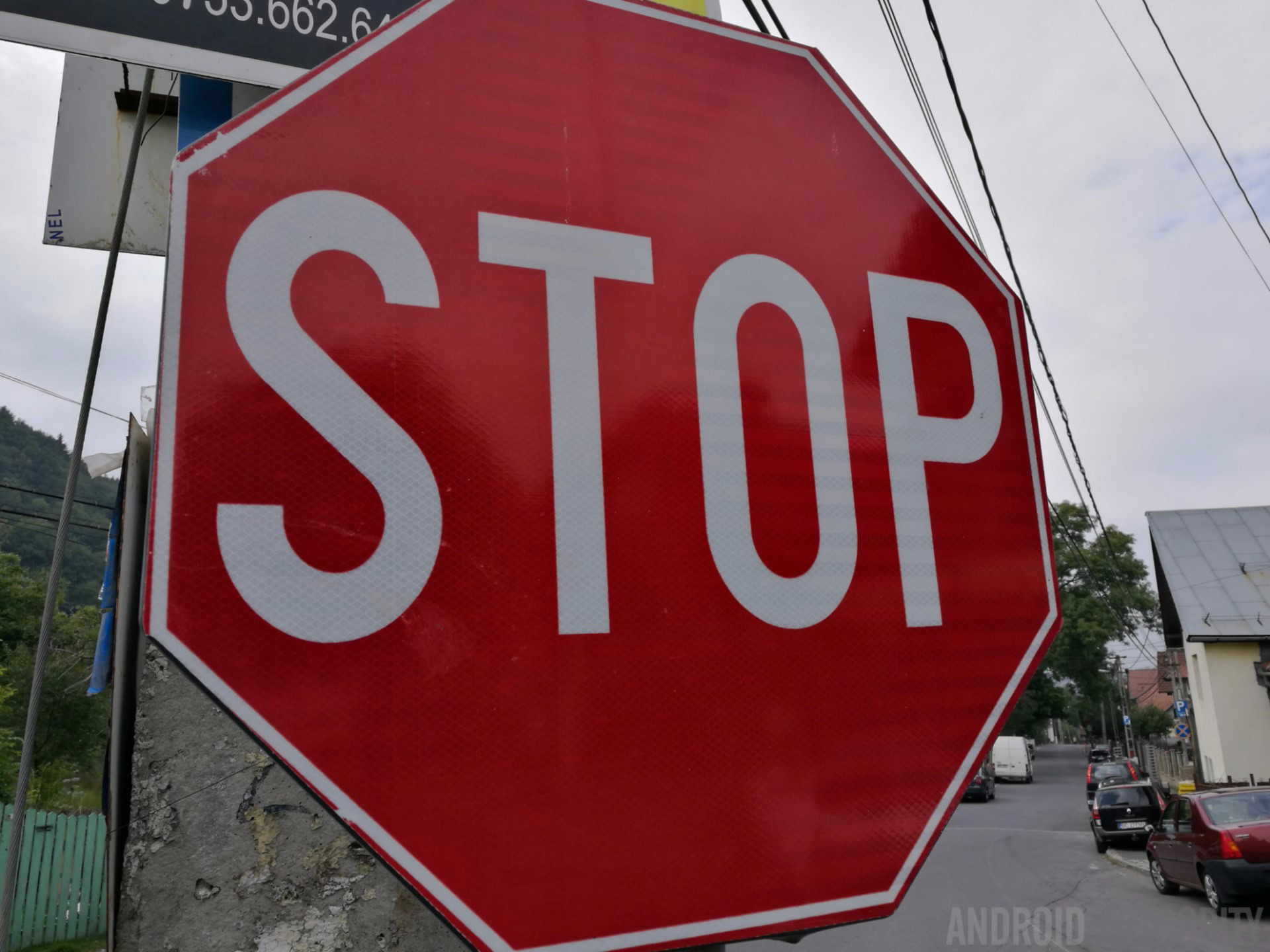 A stop sign shot on a Huawei P9 Plus